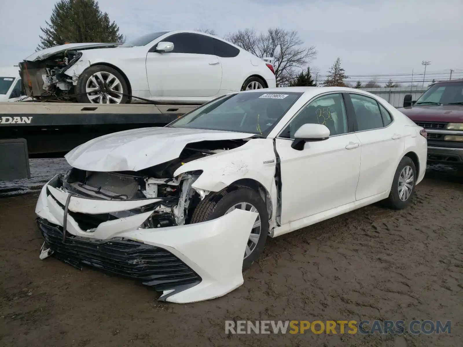 2 Photograph of a damaged car 4T1B31HK6KU515975 TOYOTA CAMRY 2019