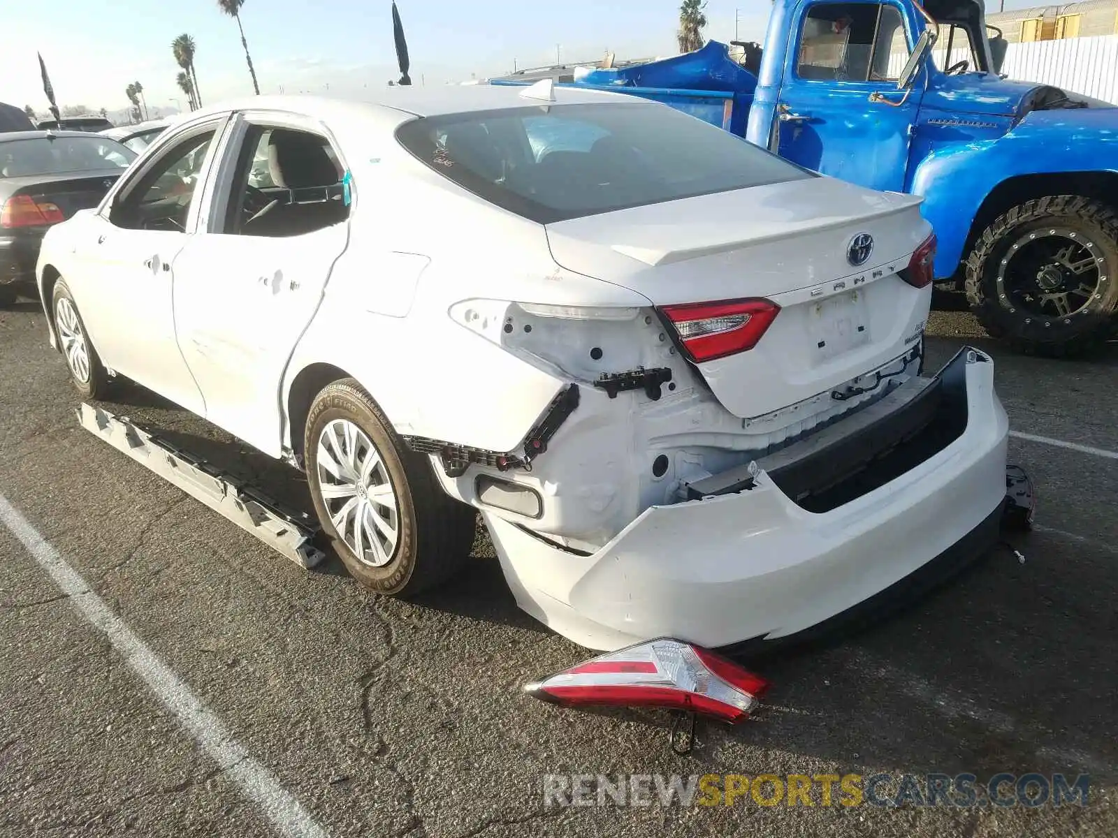 3 Photograph of a damaged car 4T1B31HK7KU005103 TOYOTA CAMRY 2019