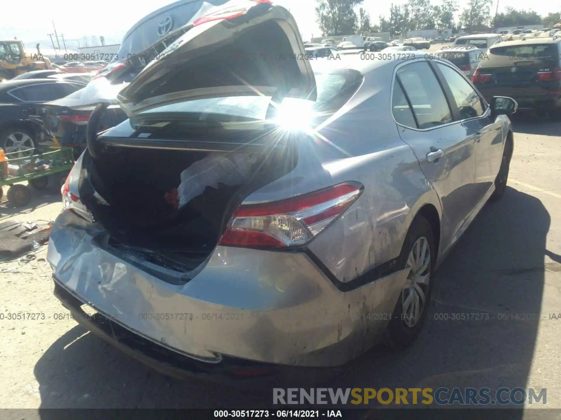 4 Photograph of a damaged car 4T1B31HK7KU005392 TOYOTA CAMRY 2019