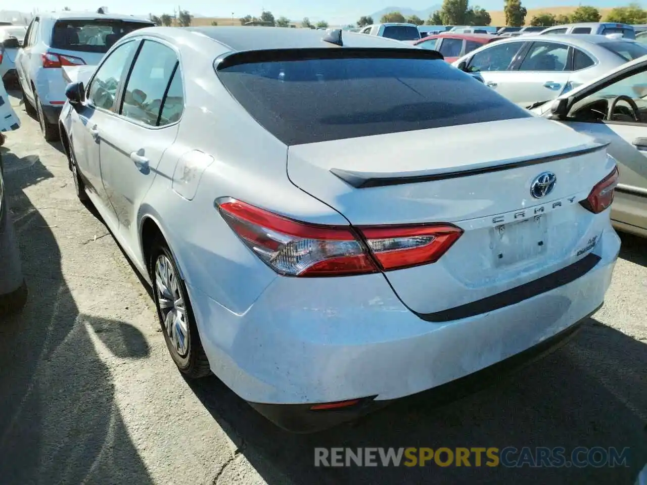 3 Photograph of a damaged car 4T1B31HK7KU008406 TOYOTA CAMRY 2019