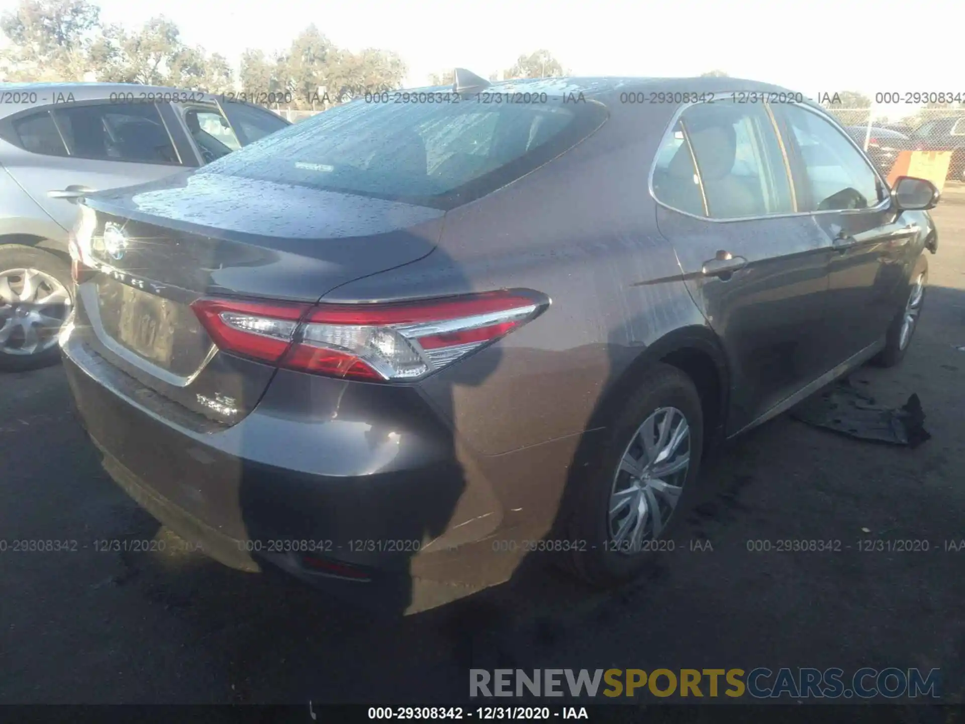 4 Photograph of a damaged car 4T1B31HK7KU510722 TOYOTA CAMRY 2019