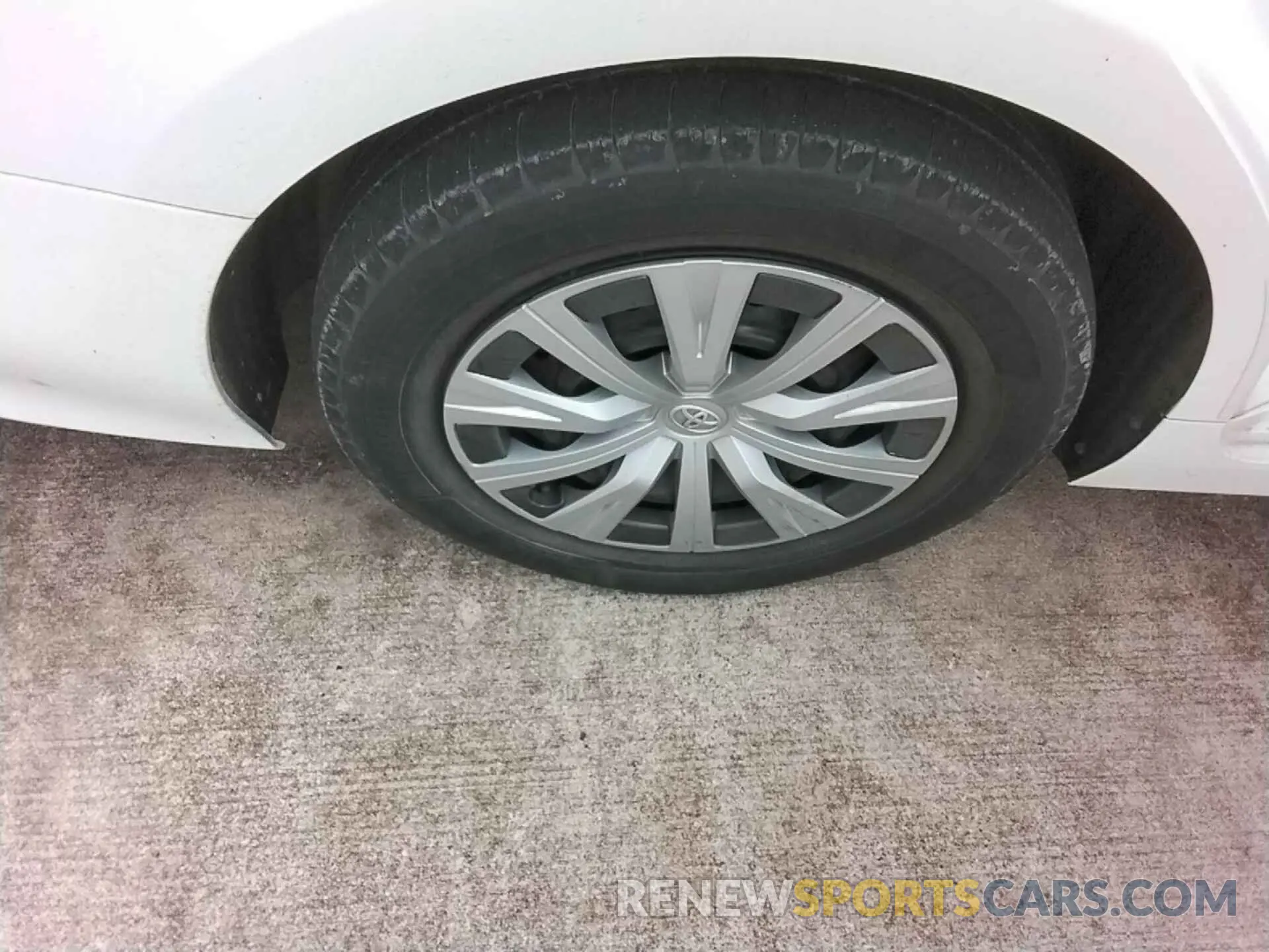 3 Photograph of a damaged car 4T1B31HK7KU511725 TOYOTA CAMRY 2019