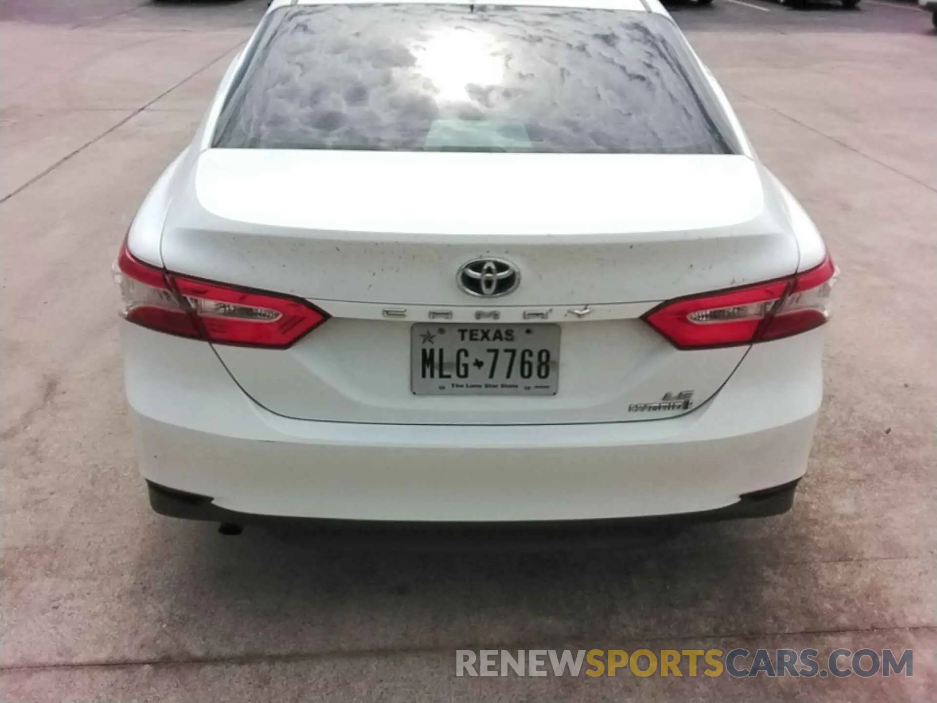 5 Photograph of a damaged car 4T1B31HK7KU511725 TOYOTA CAMRY 2019