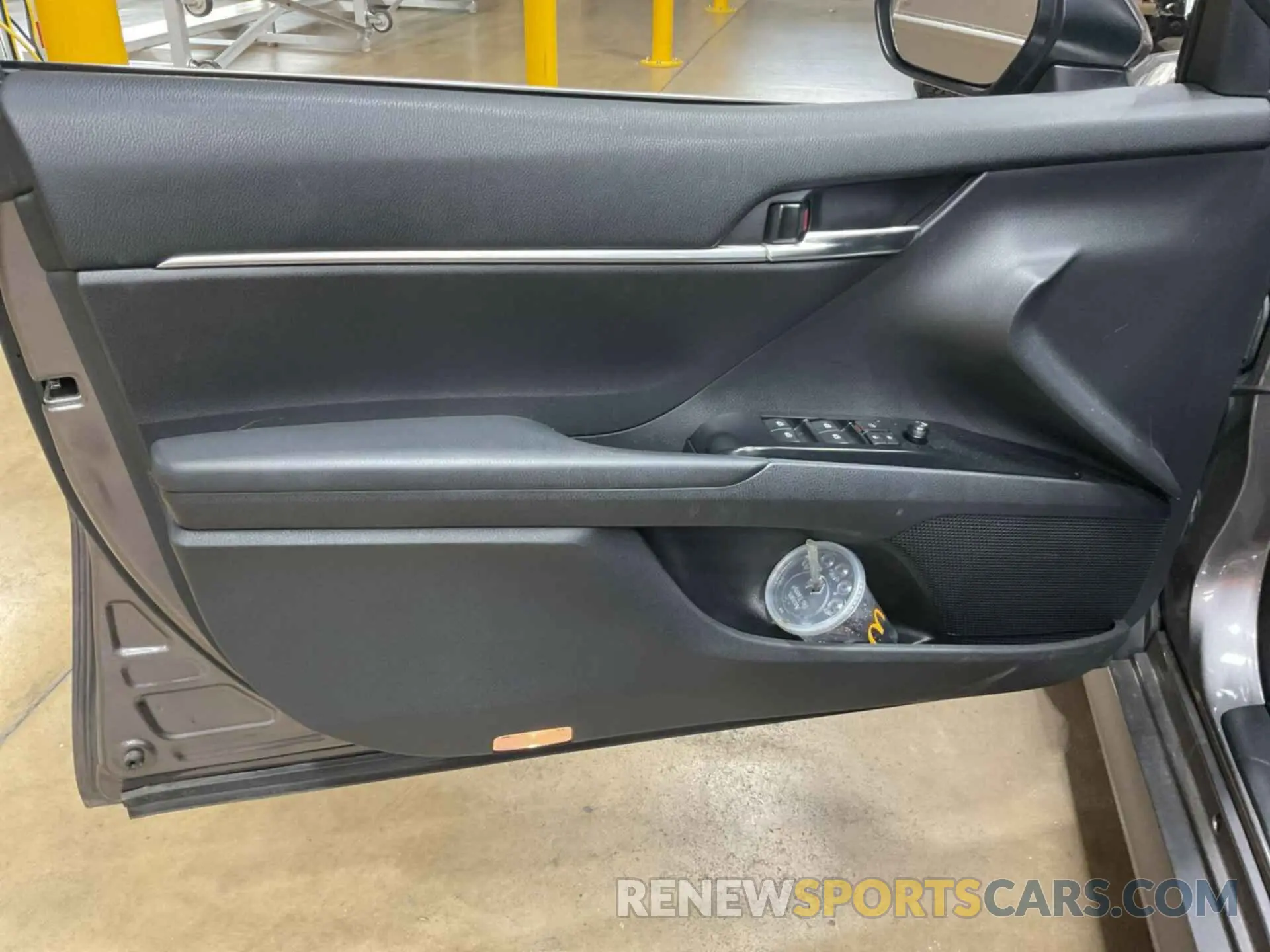 19 Photograph of a damaged car 4T1B31HK7KU511742 TOYOTA CAMRY 2019