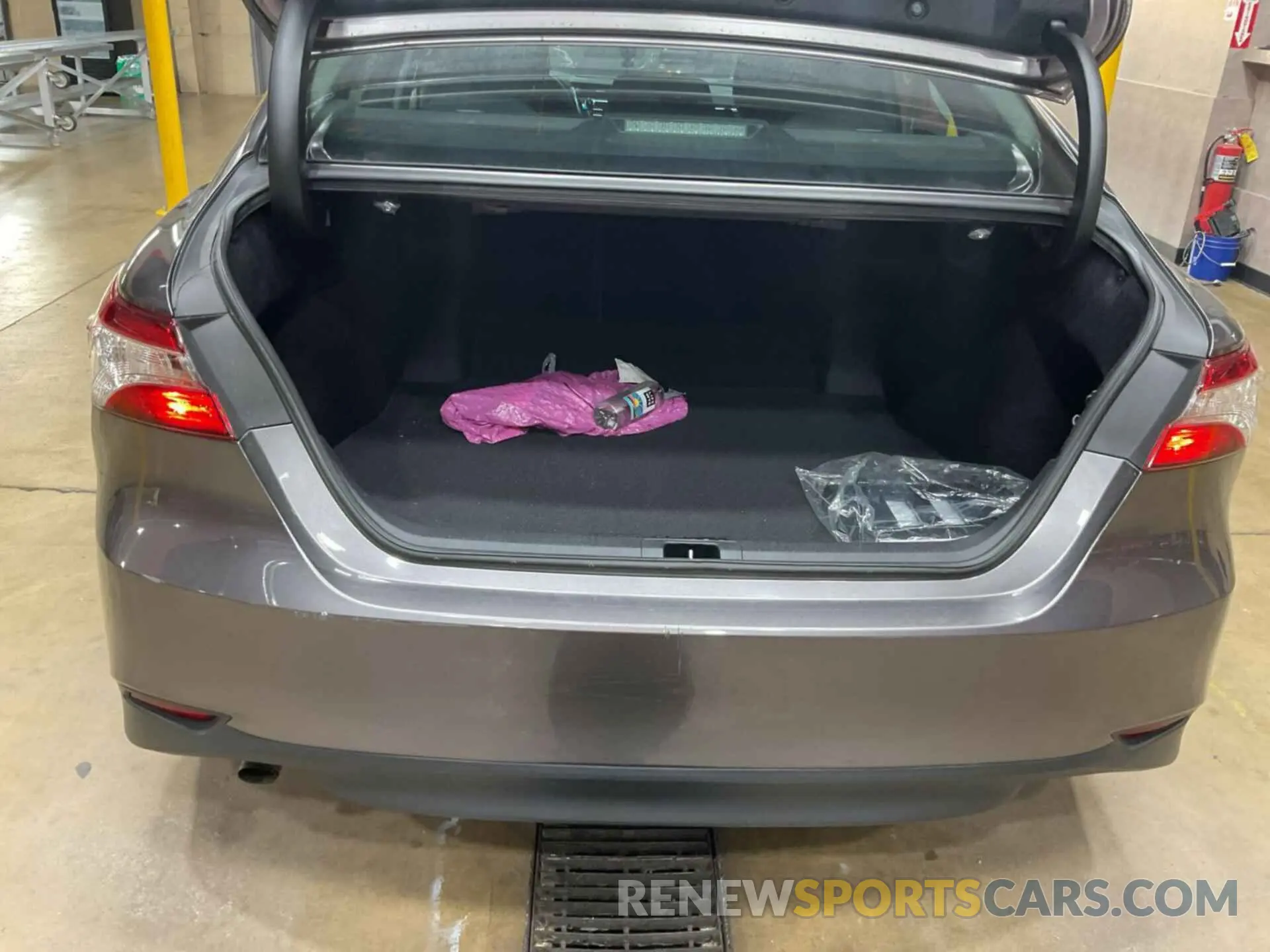 32 Photograph of a damaged car 4T1B31HK7KU511742 TOYOTA CAMRY 2019