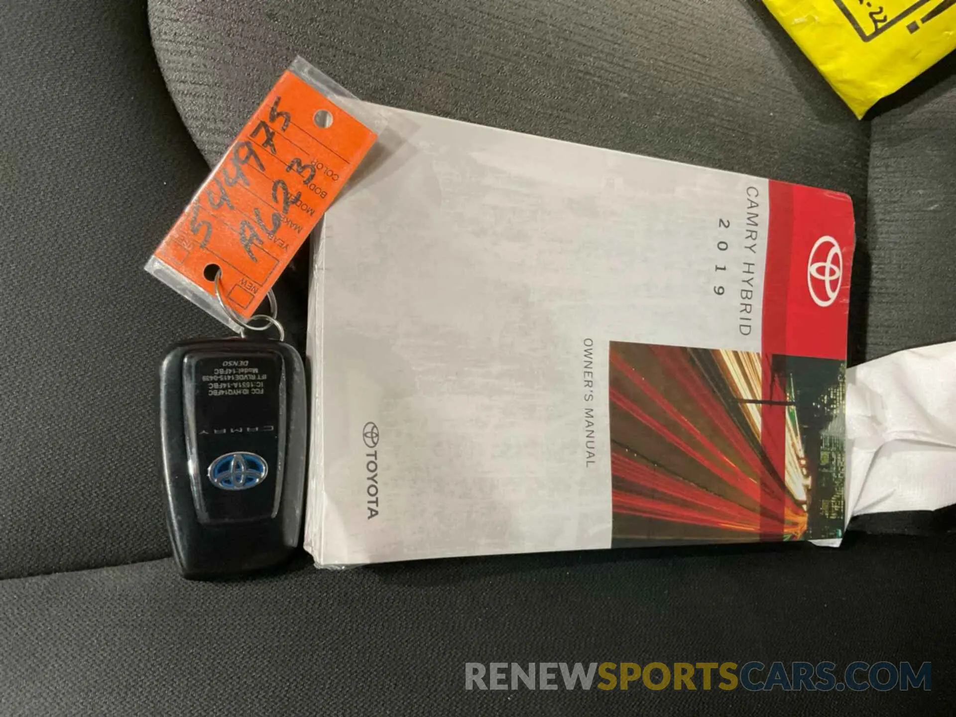 33 Photograph of a damaged car 4T1B31HK7KU511742 TOYOTA CAMRY 2019