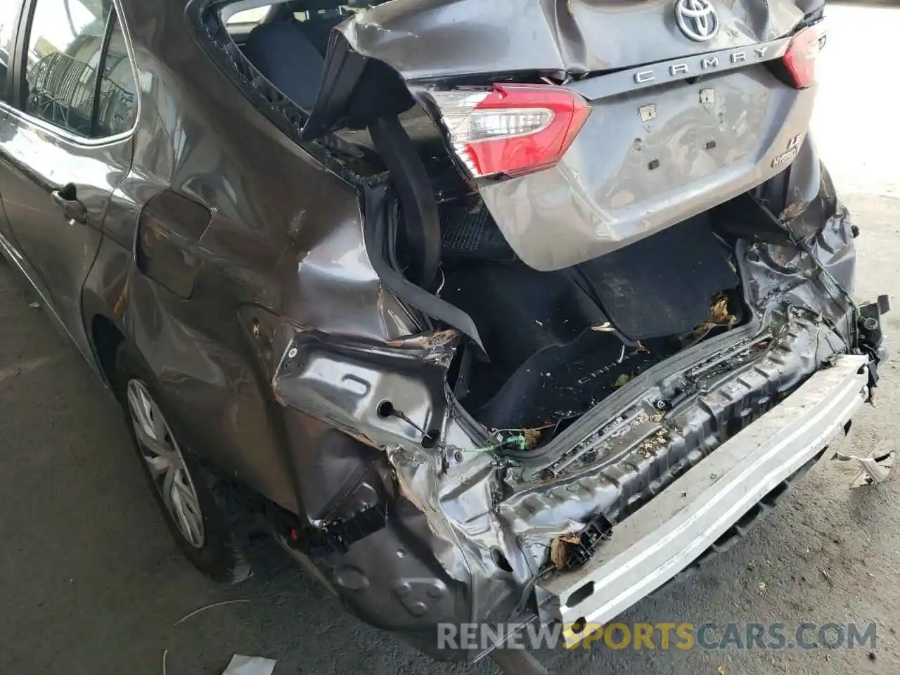 9 Photograph of a damaged car 4T1B31HK7KU517282 TOYOTA CAMRY 2019