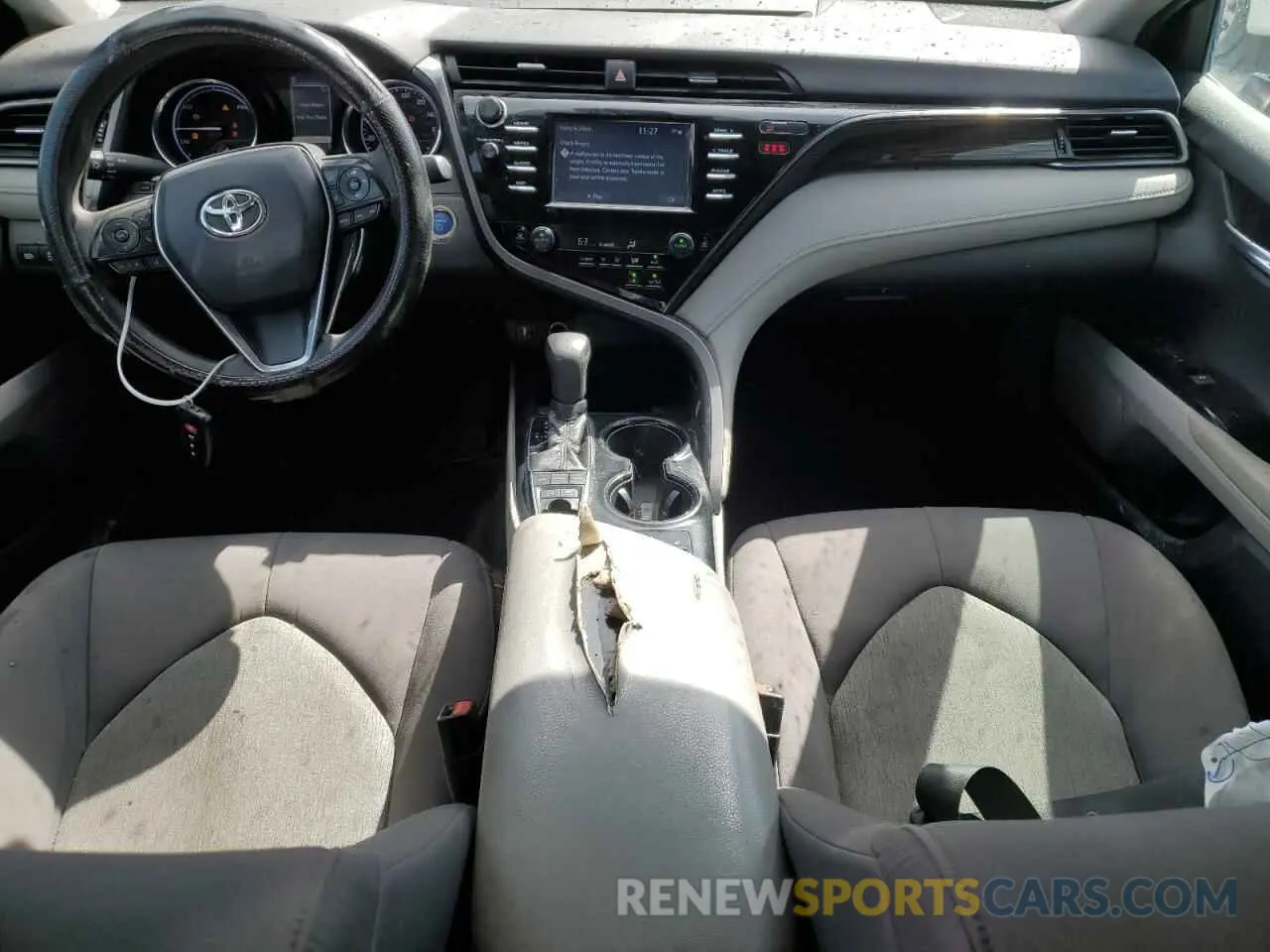8 Photograph of a damaged car 4T1B31HK7KU517993 TOYOTA CAMRY 2019