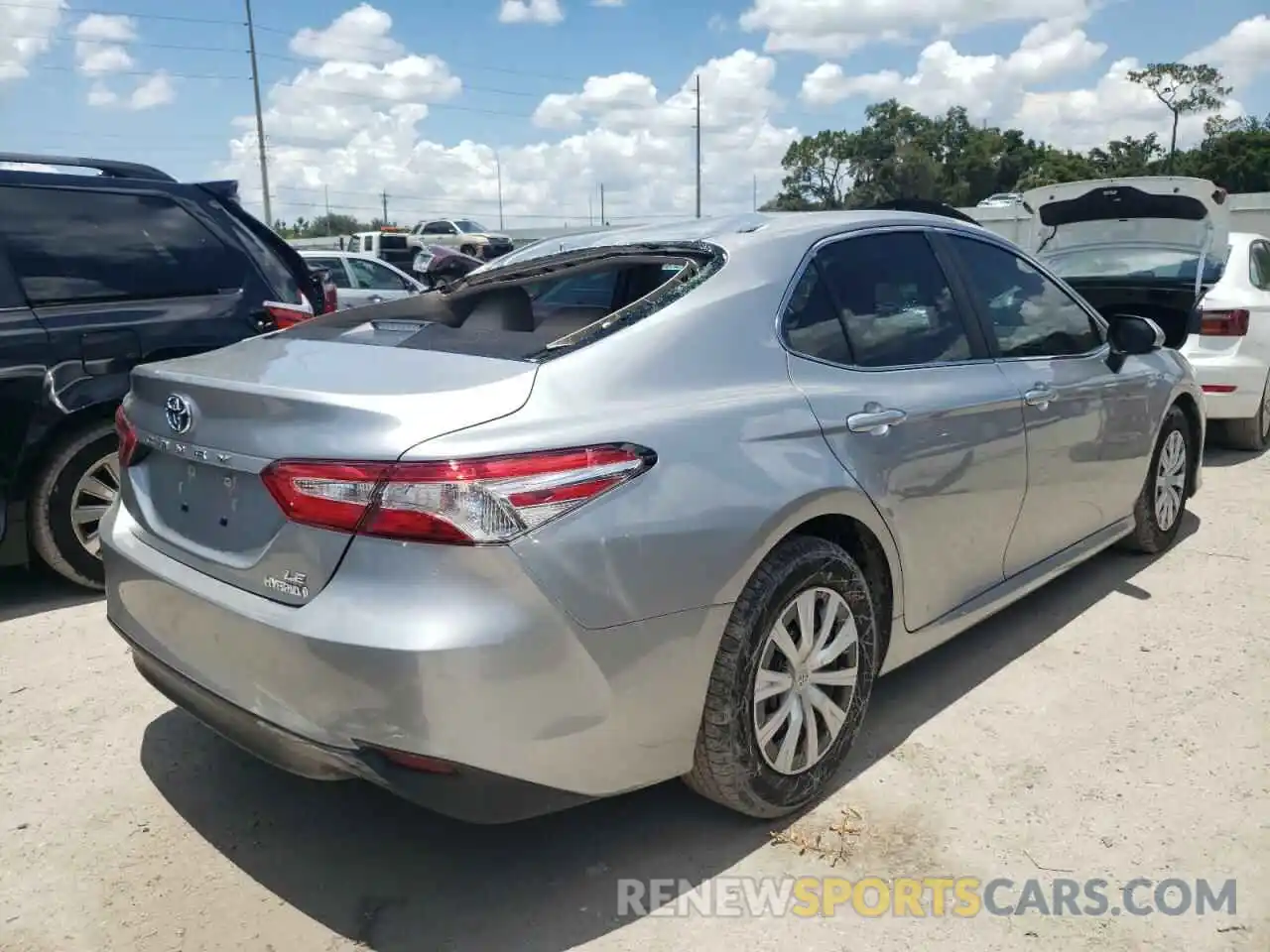 4 Photograph of a damaged car 4T1B31HK8KU006678 TOYOTA CAMRY 2019