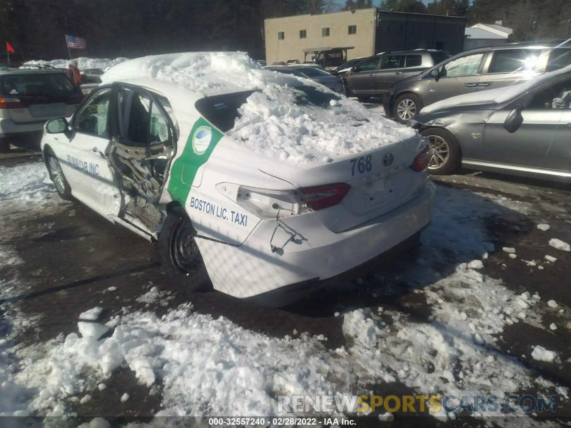 3 Photograph of a damaged car 4T1B31HK8KU509417 TOYOTA CAMRY 2019