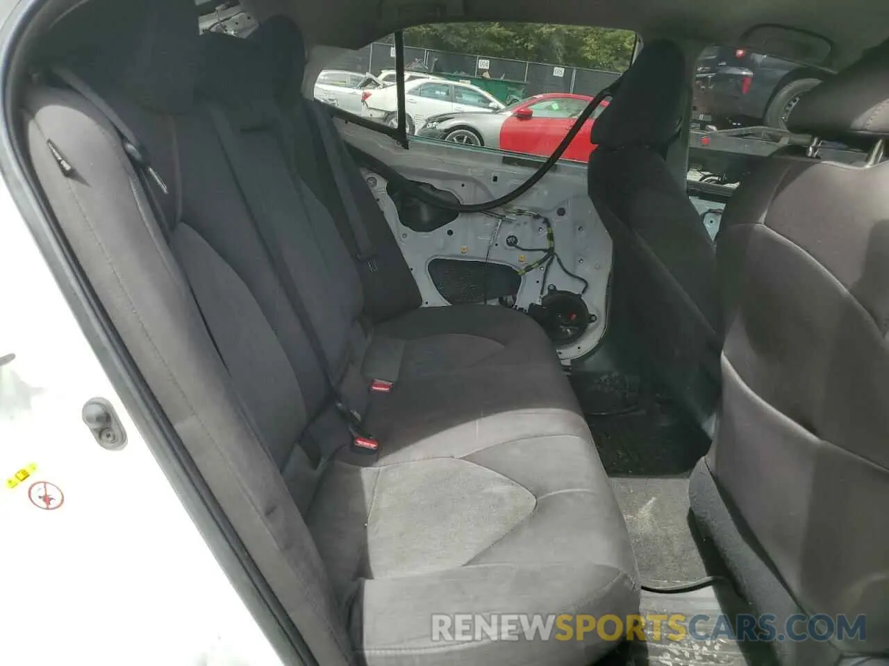 10 Photograph of a damaged car 4T1B31HK8KU513208 TOYOTA CAMRY 2019