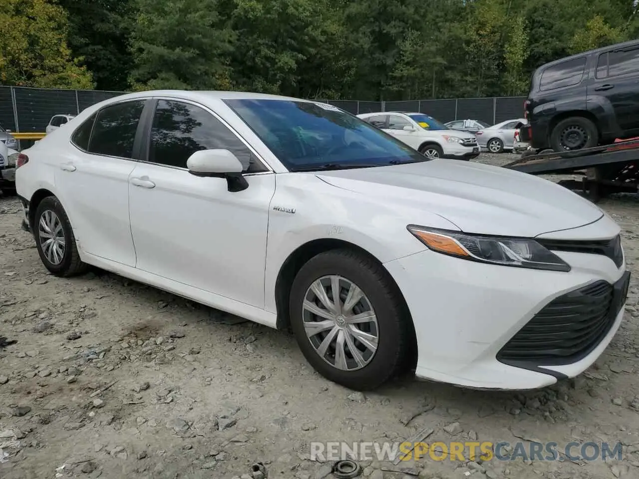 4 Photograph of a damaged car 4T1B31HK8KU513208 TOYOTA CAMRY 2019