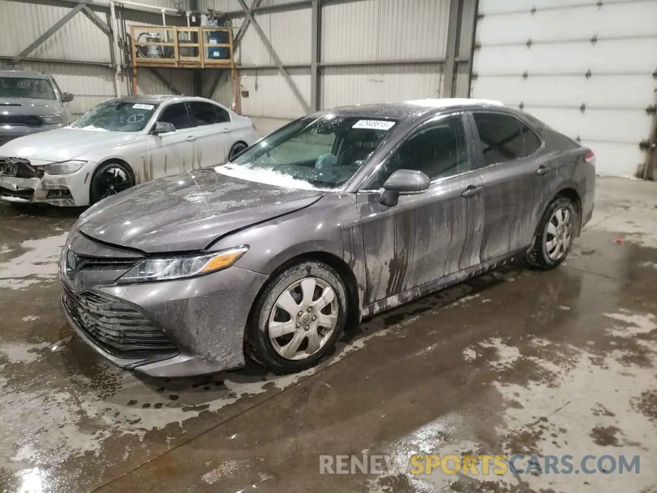 1 Photograph of a damaged car 4T1B31HK8KU513936 TOYOTA CAMRY 2019
