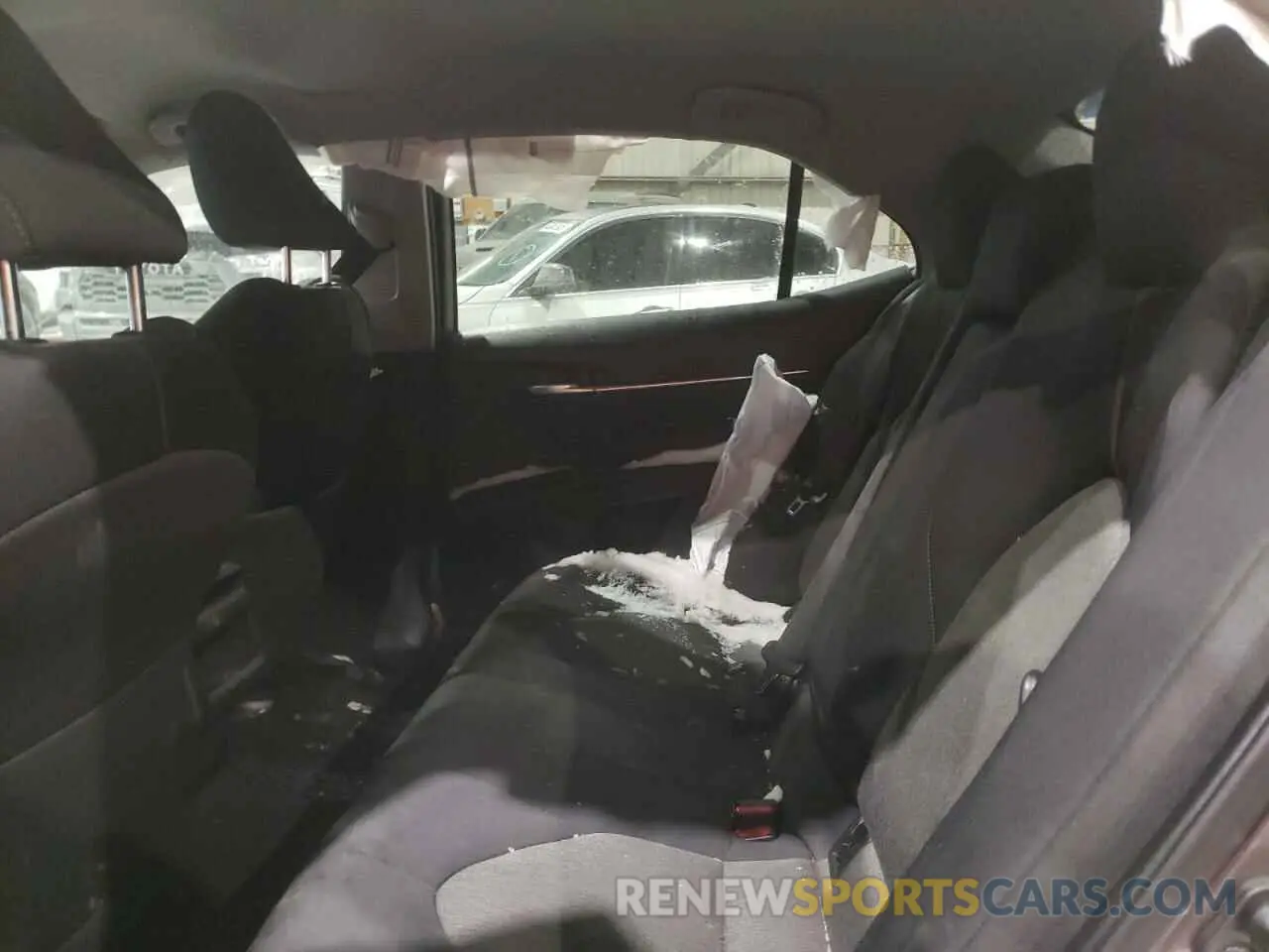 10 Photograph of a damaged car 4T1B31HK8KU513936 TOYOTA CAMRY 2019