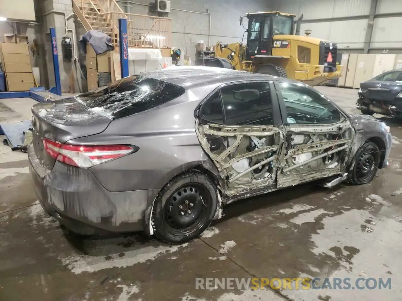 3 Photograph of a damaged car 4T1B31HK8KU513936 TOYOTA CAMRY 2019