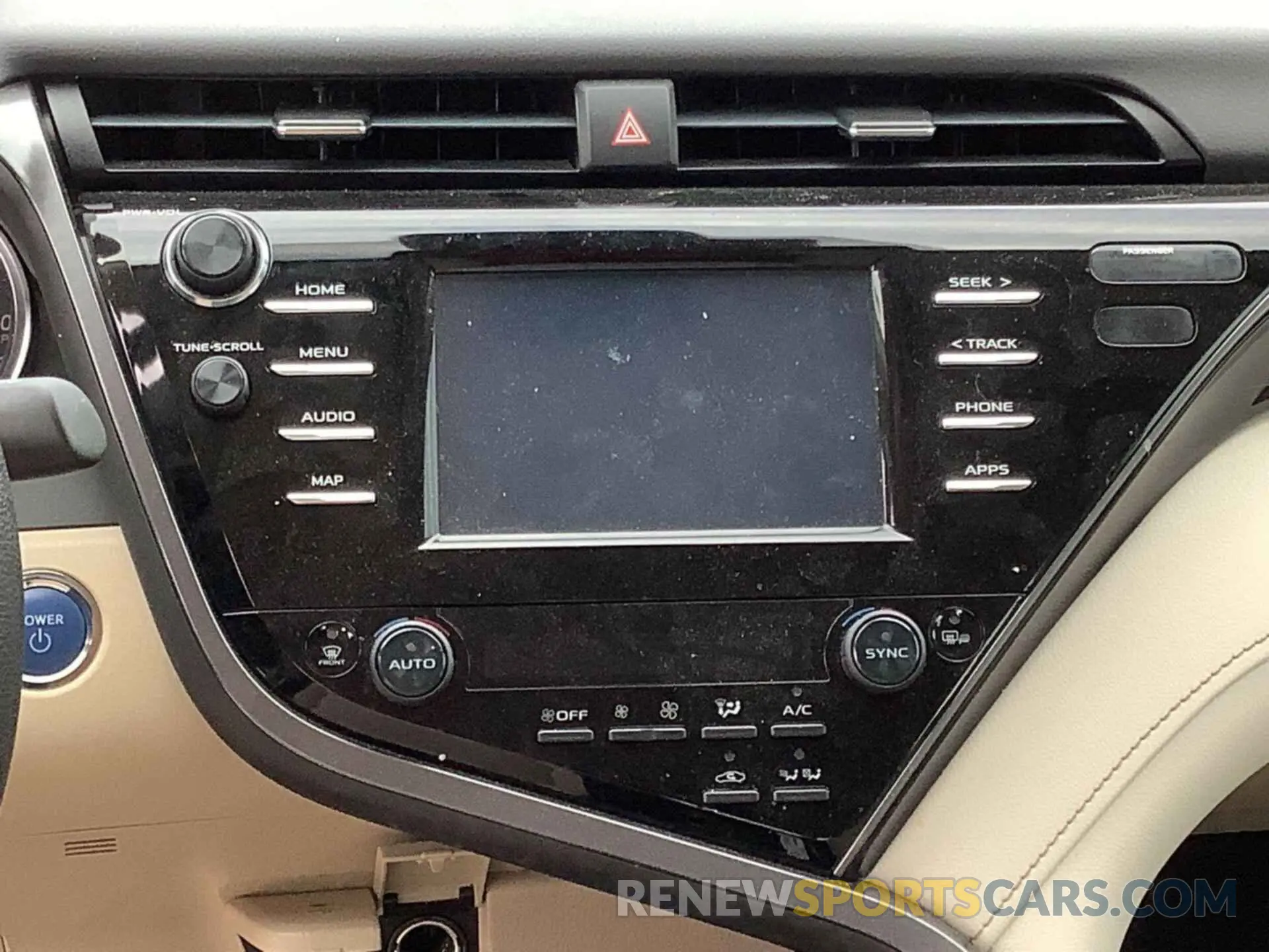 14 Photograph of a damaged car 4T1B31HK8KU513998 TOYOTA CAMRY 2019