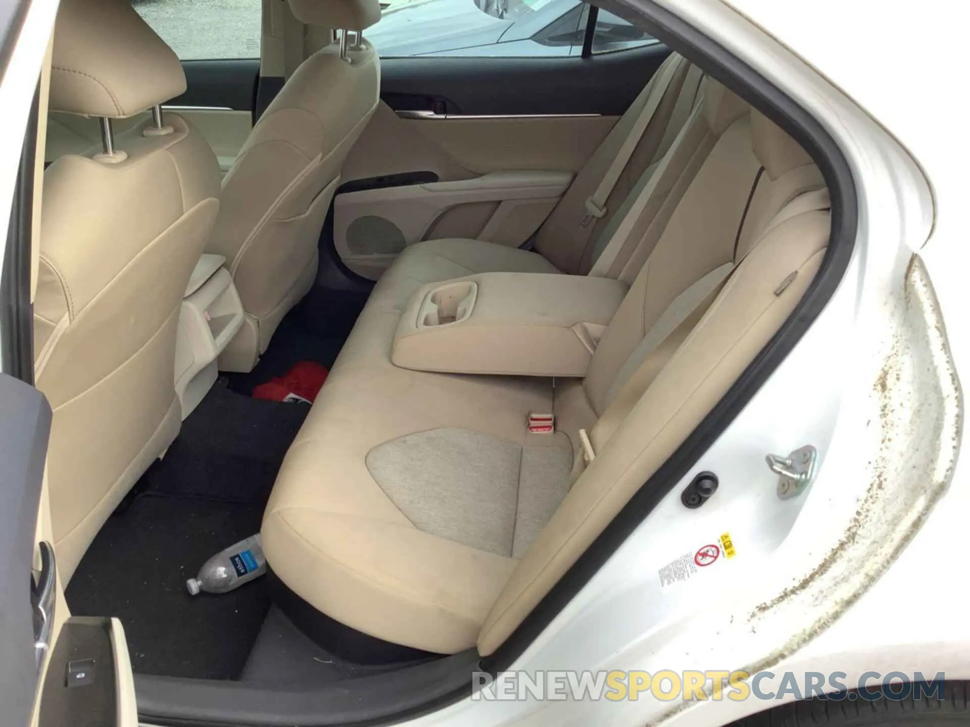 15 Photograph of a damaged car 4T1B31HK8KU513998 TOYOTA CAMRY 2019