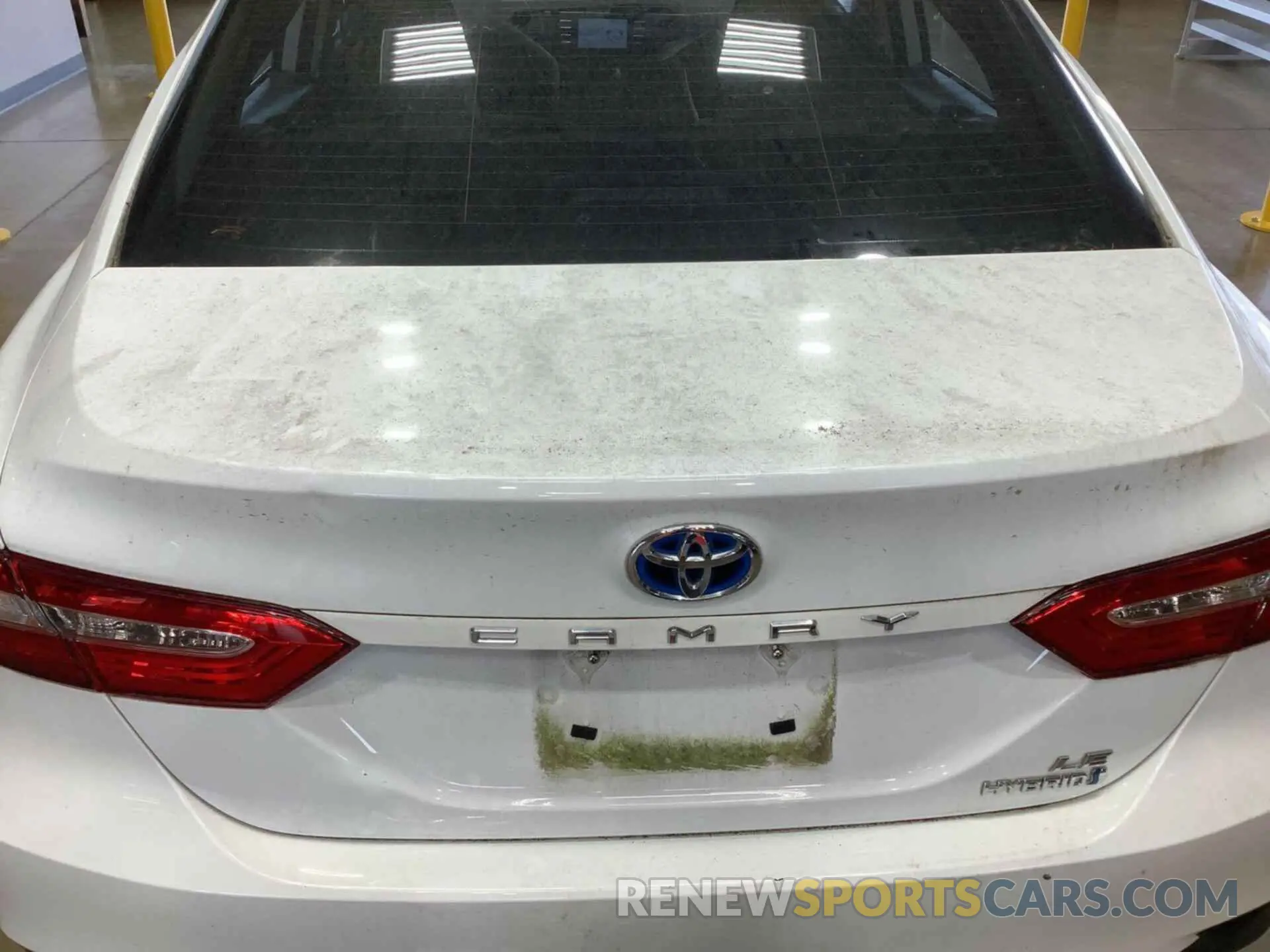 3 Photograph of a damaged car 4T1B31HK8KU513998 TOYOTA CAMRY 2019