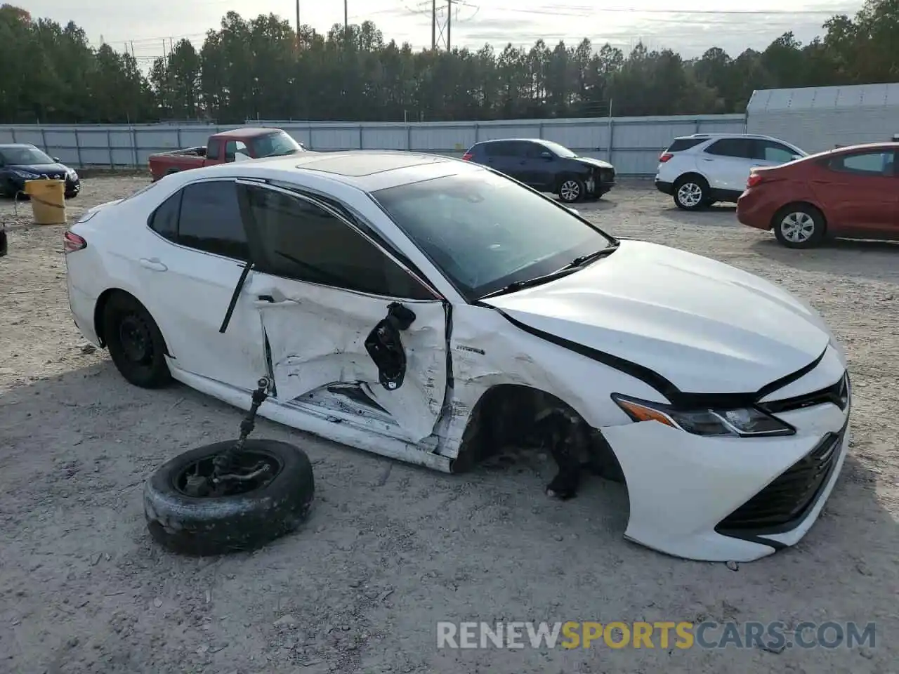 4 Photograph of a damaged car 4T1B31HK8KU514097 TOYOTA CAMRY 2019