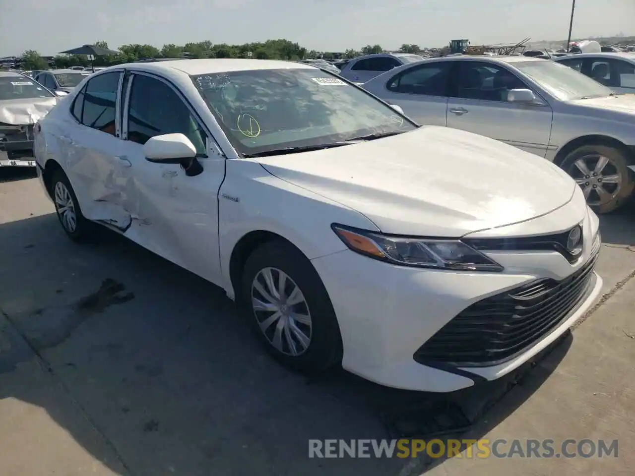 1 Photograph of a damaged car 4T1B31HK8KU517694 TOYOTA CAMRY 2019