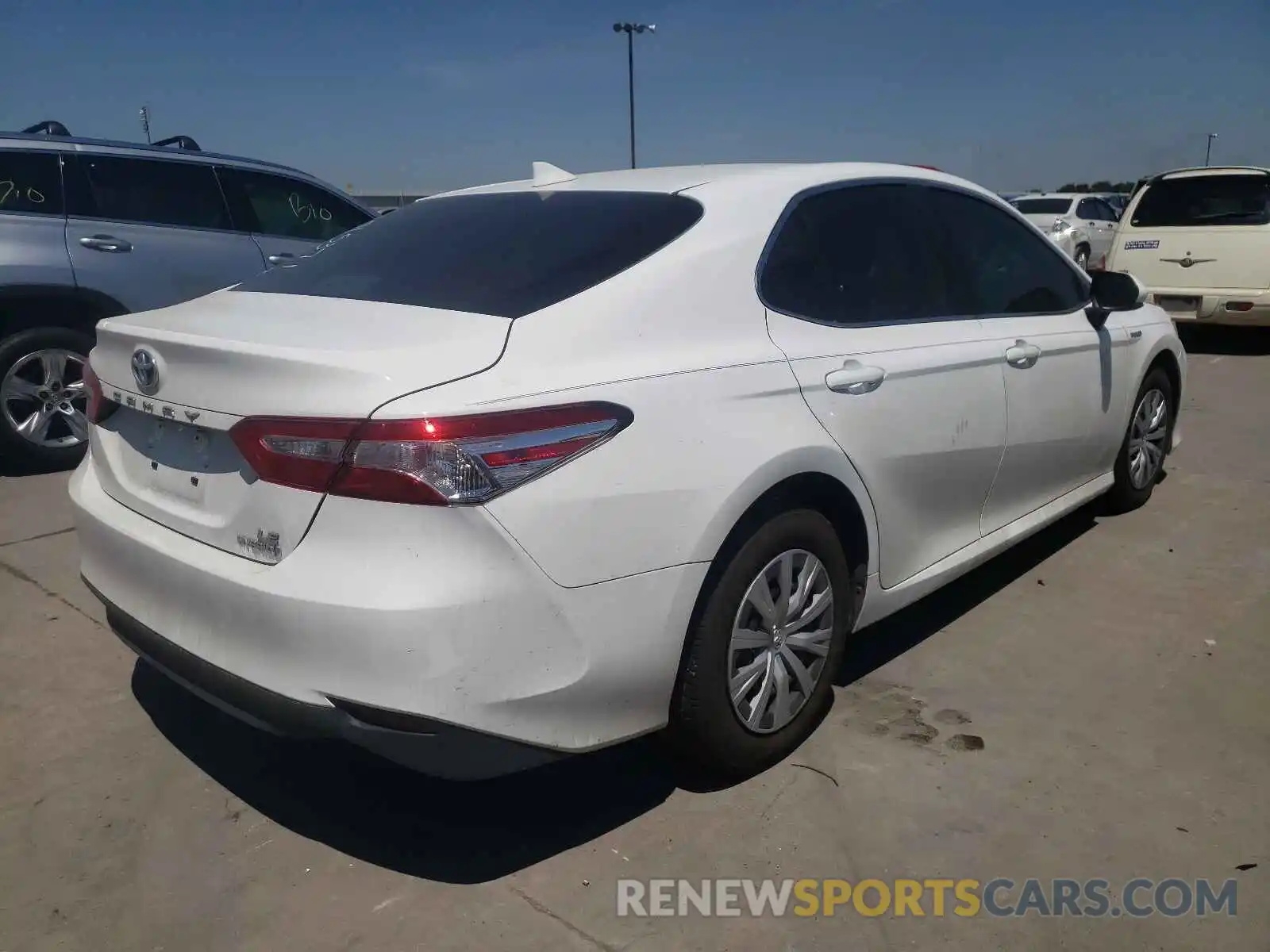 4 Photograph of a damaged car 4T1B31HK9KU005815 TOYOTA CAMRY 2019