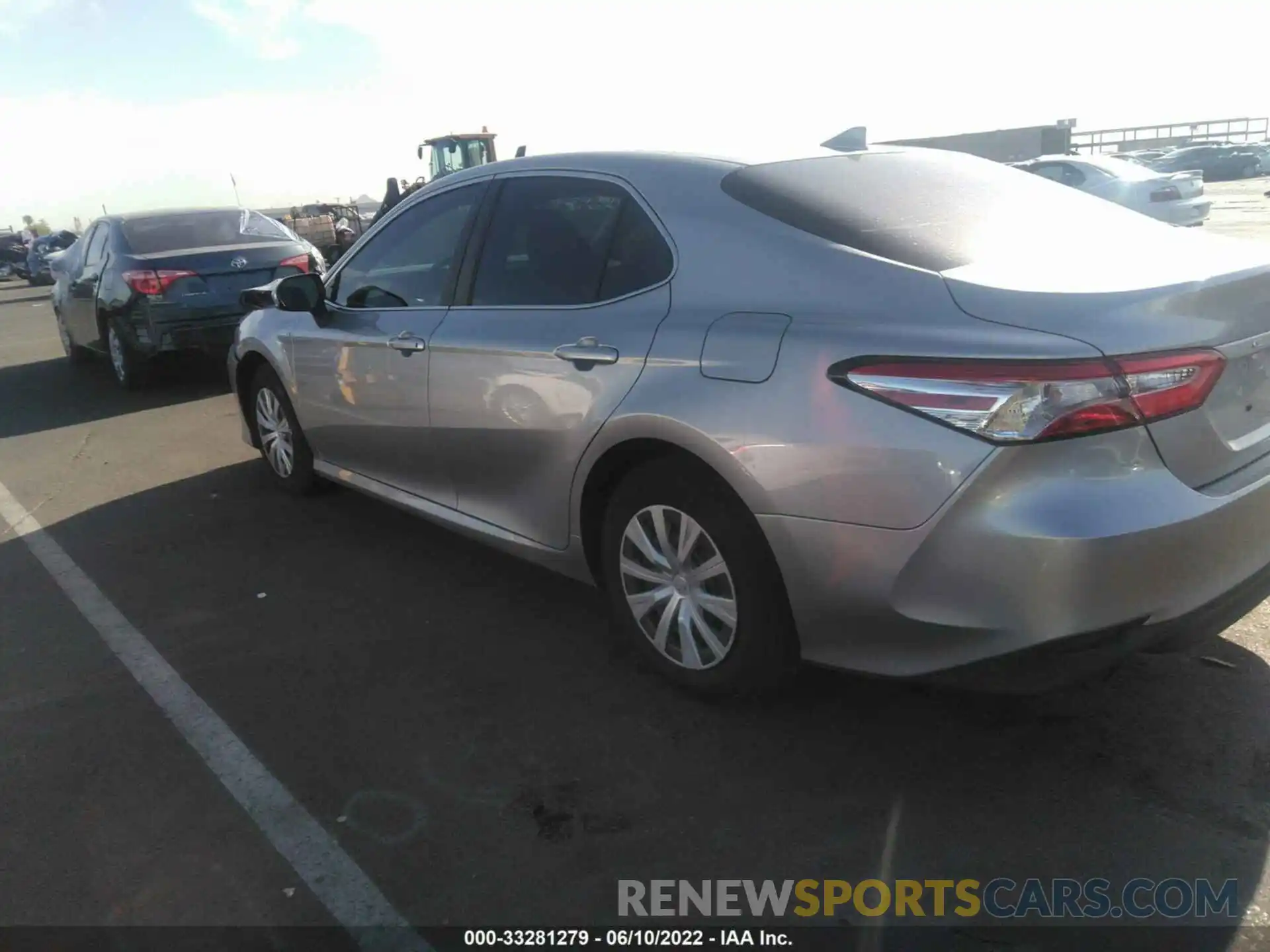 3 Photograph of a damaged car 4T1B31HK9KU509099 TOYOTA CAMRY 2019