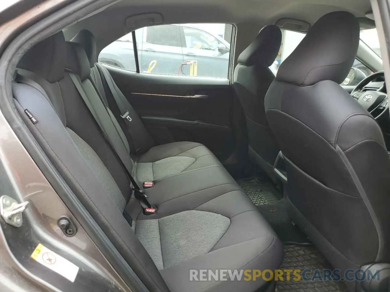10 Photograph of a damaged car 4T1B31HK9KU509670 TOYOTA CAMRY 2019