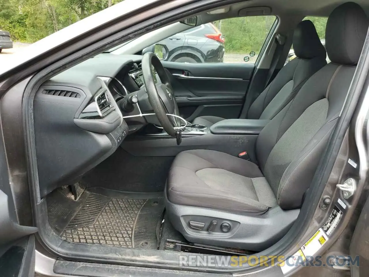 7 Photograph of a damaged car 4T1B31HK9KU509670 TOYOTA CAMRY 2019