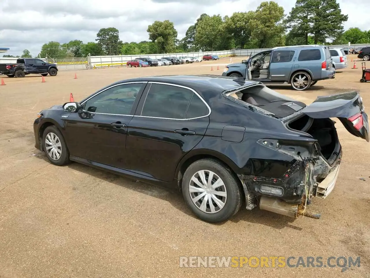 2 Photograph of a damaged car 4T1B31HK9KU510513 TOYOTA CAMRY 2019
