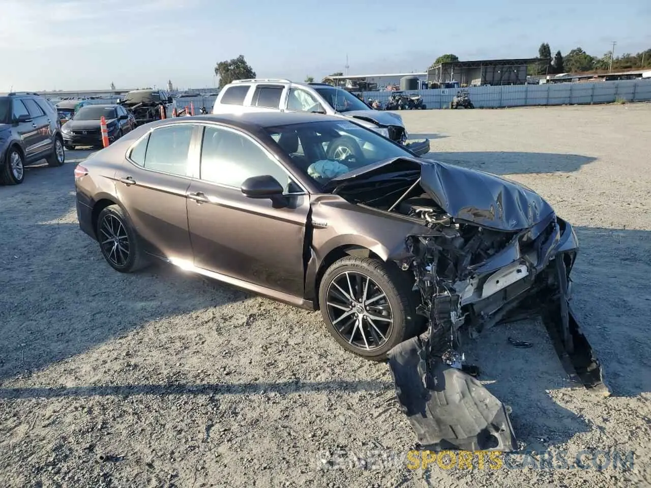 4 Photograph of a damaged car 4T1B31HK9KU510835 TOYOTA CAMRY 2019
