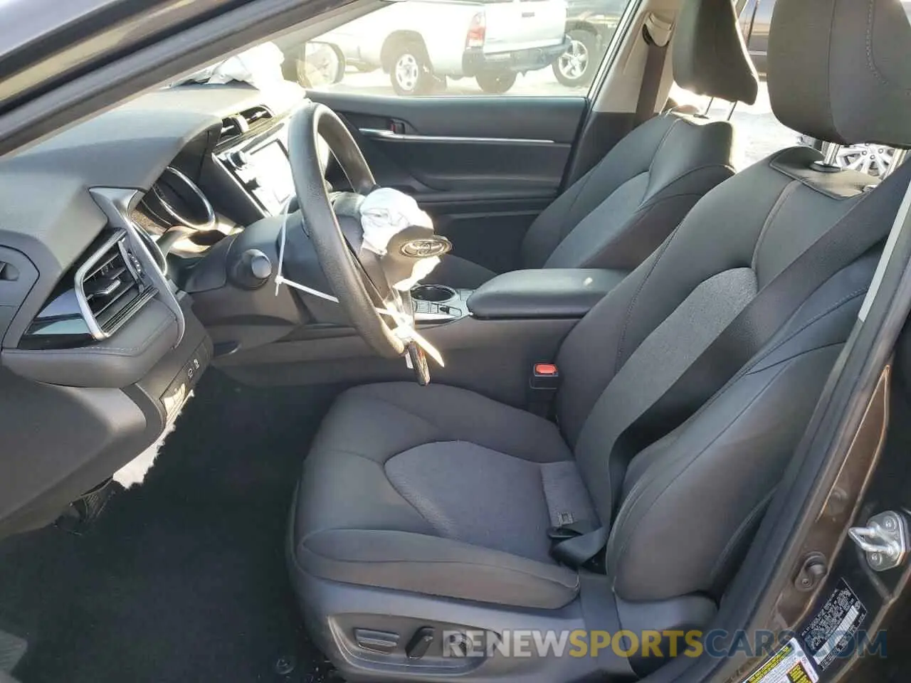 7 Photograph of a damaged car 4T1B31HK9KU510835 TOYOTA CAMRY 2019