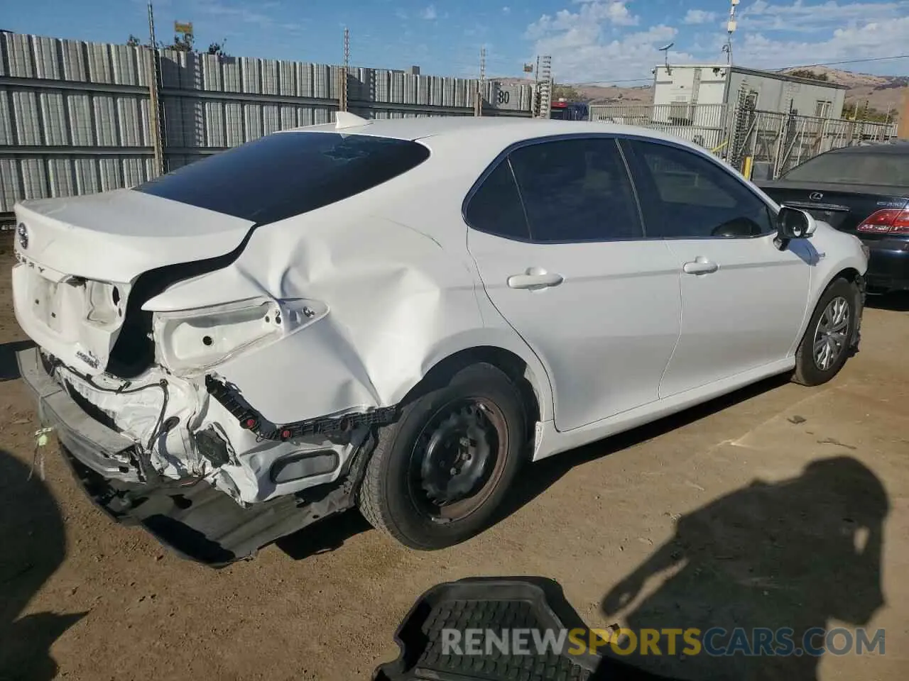 3 Photograph of a damaged car 4T1B31HK9KU515016 TOYOTA CAMRY 2019