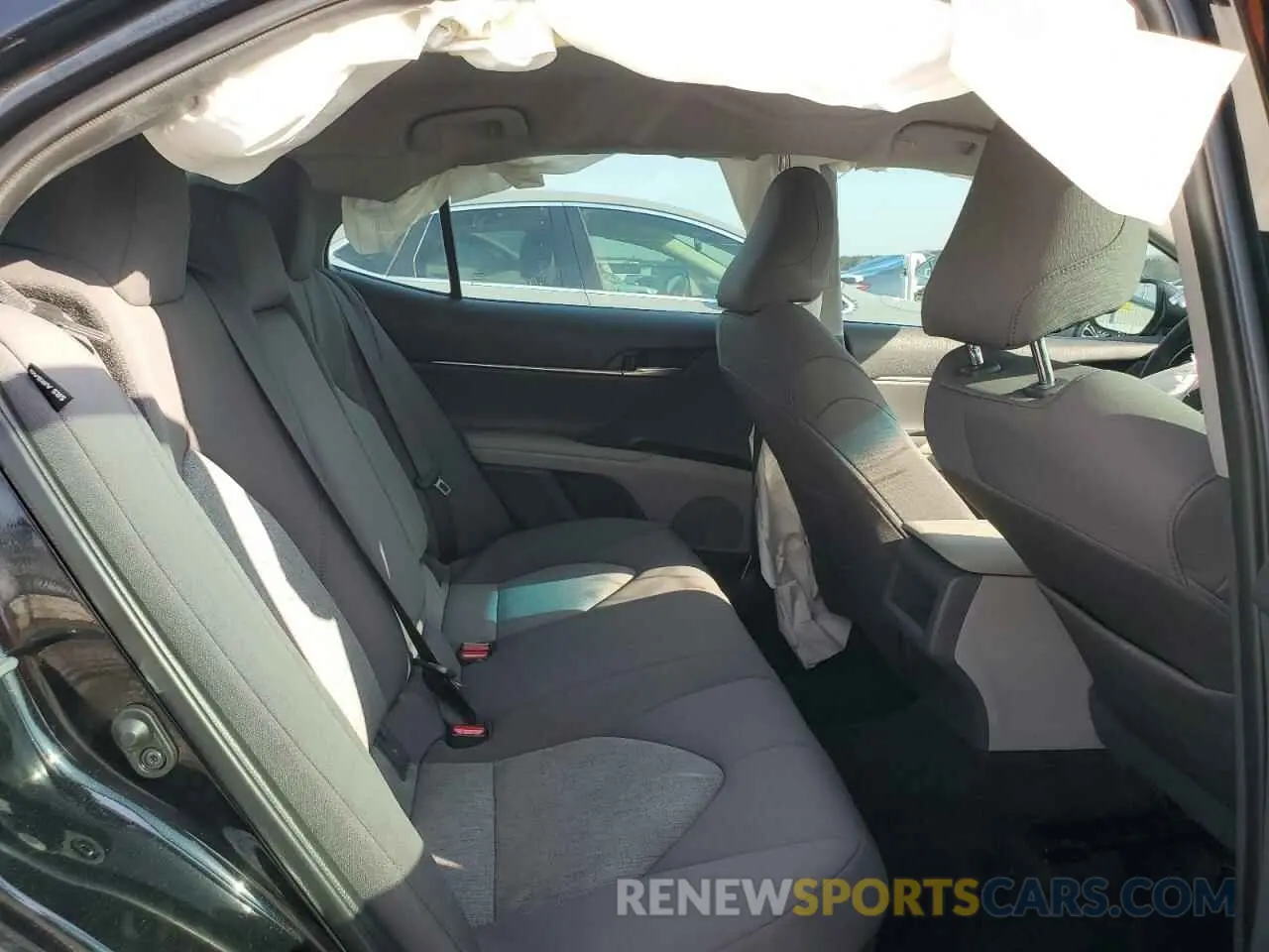 10 Photograph of a damaged car 4T1B31HK9KU516943 TOYOTA CAMRY 2019