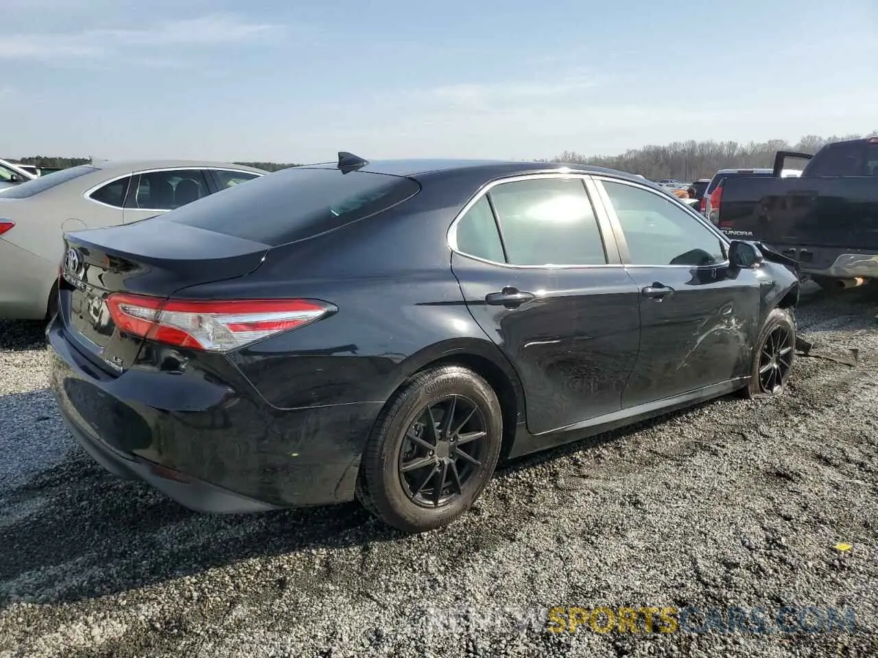 3 Photograph of a damaged car 4T1B31HK9KU516943 TOYOTA CAMRY 2019