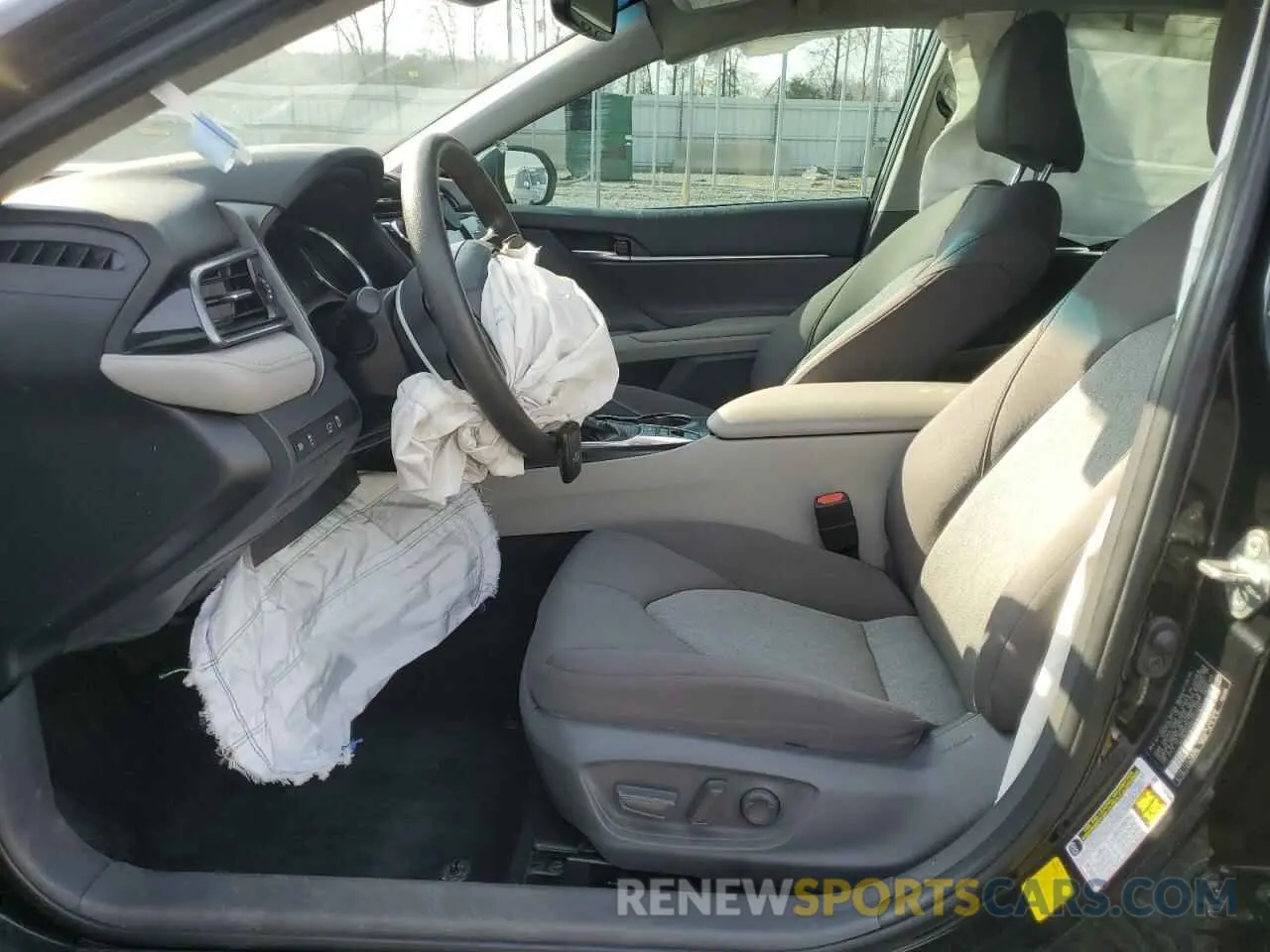 7 Photograph of a damaged car 4T1B31HK9KU516943 TOYOTA CAMRY 2019