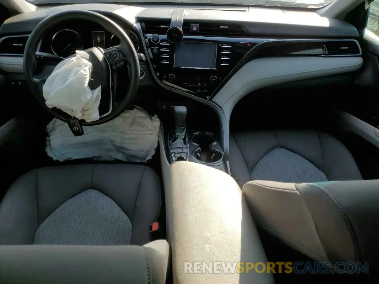 8 Photograph of a damaged car 4T1B31HK9KU516943 TOYOTA CAMRY 2019