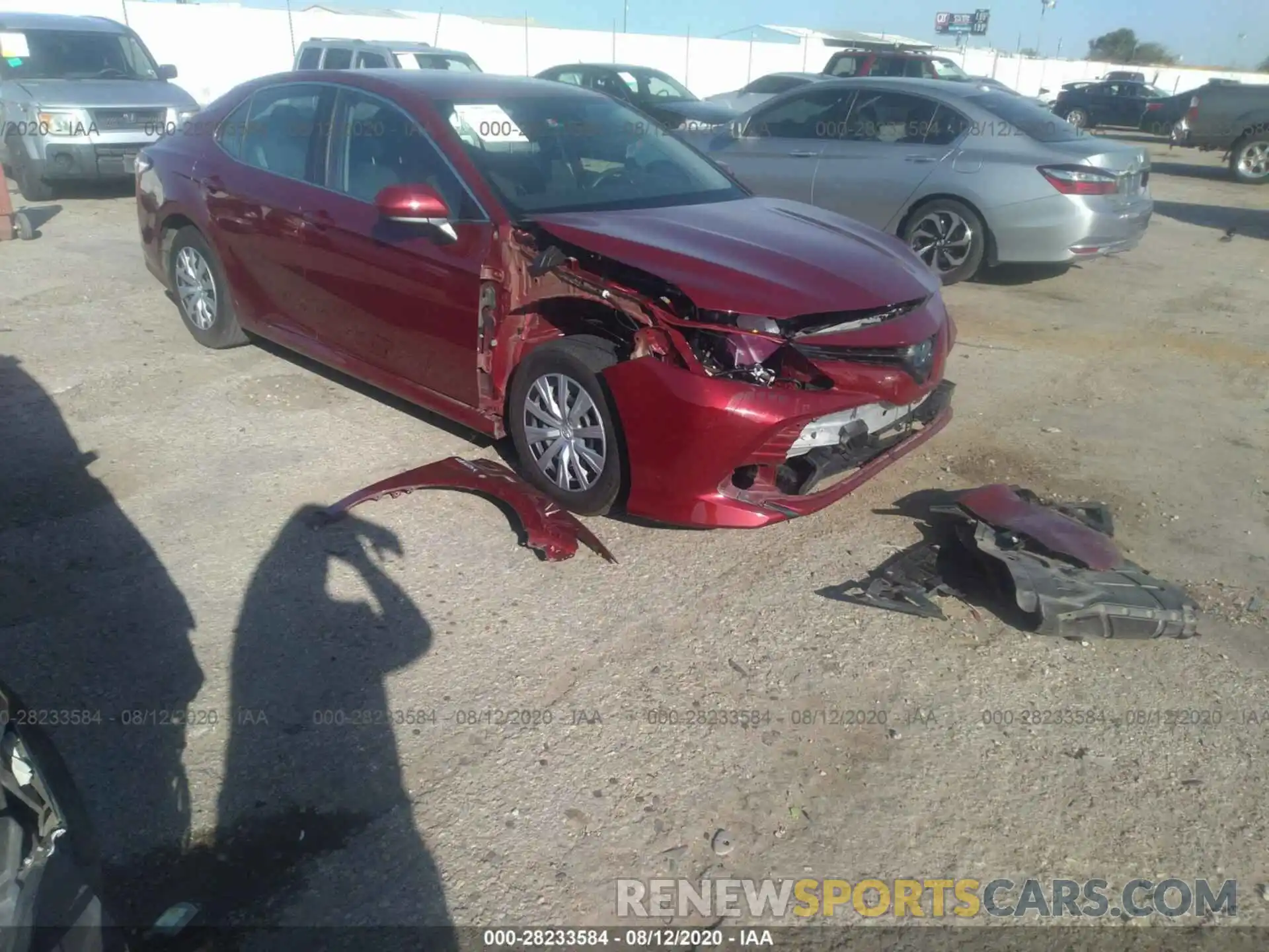 1 Photograph of a damaged car 4T1B31HK9KU517316 TOYOTA CAMRY 2019