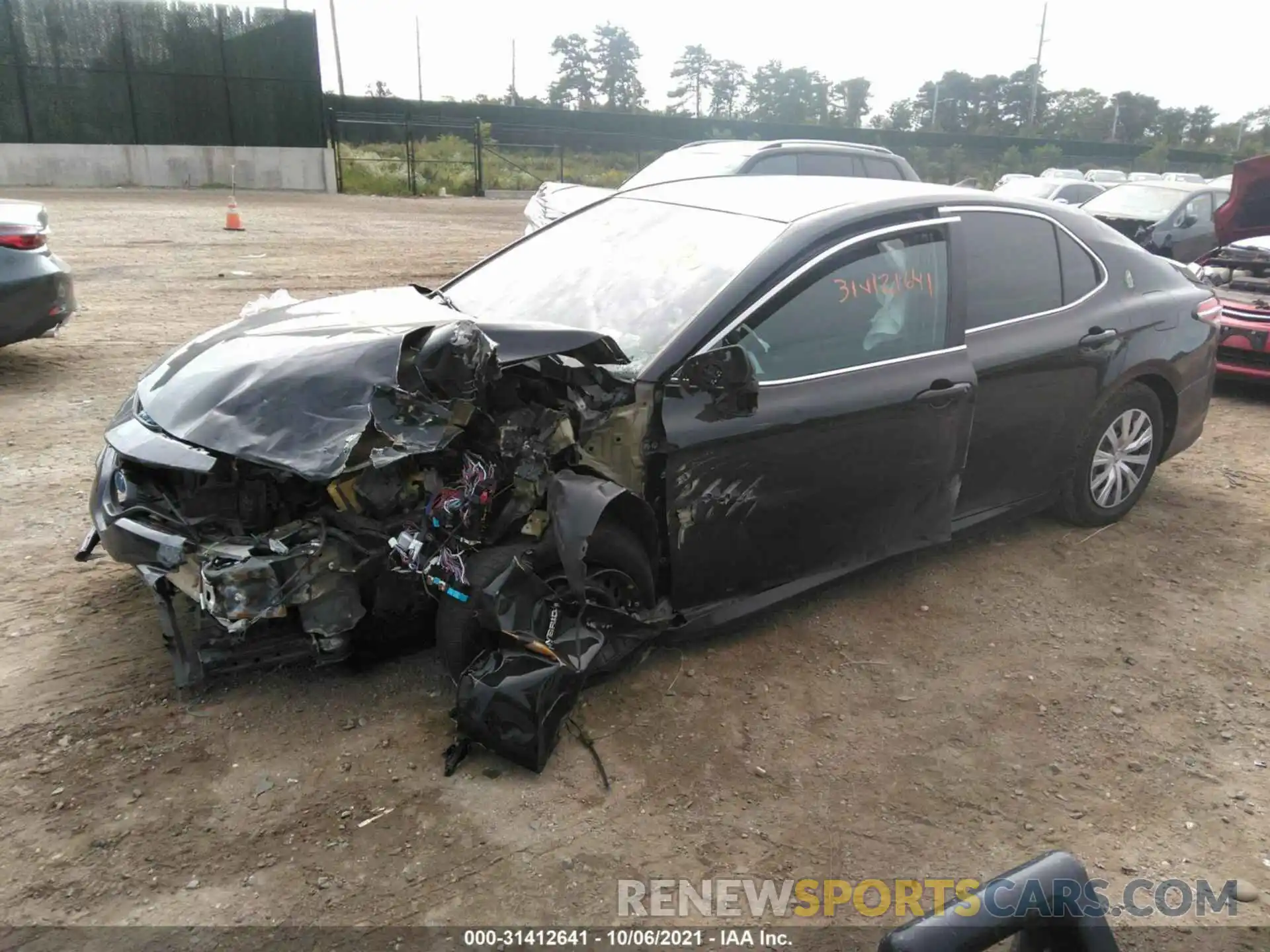 2 Photograph of a damaged car 4T1B31HKXKU005905 TOYOTA CAMRY 2019