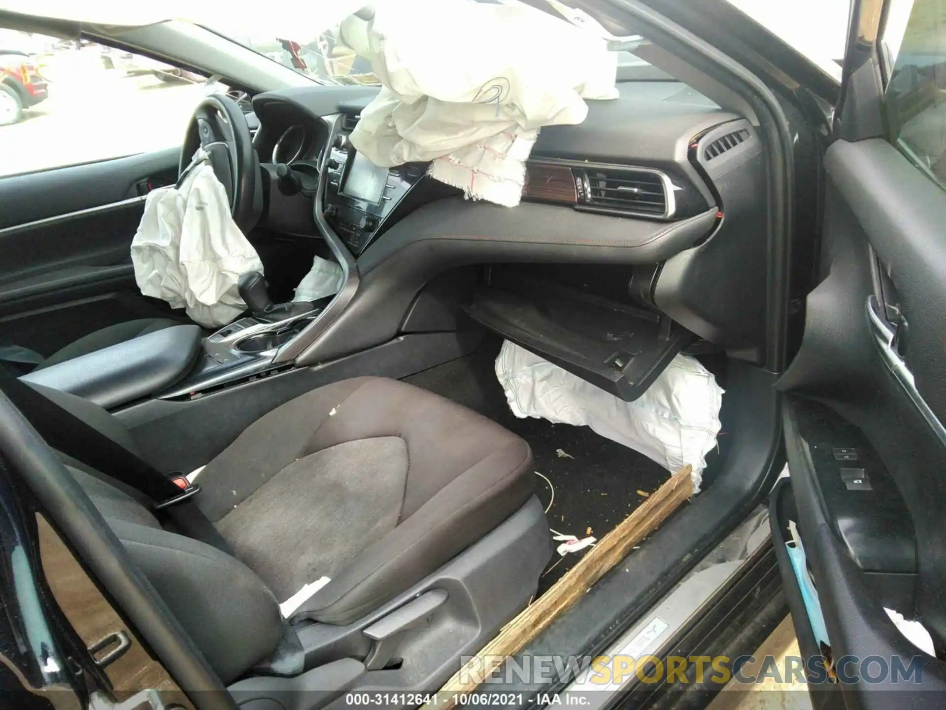 5 Photograph of a damaged car 4T1B31HKXKU005905 TOYOTA CAMRY 2019