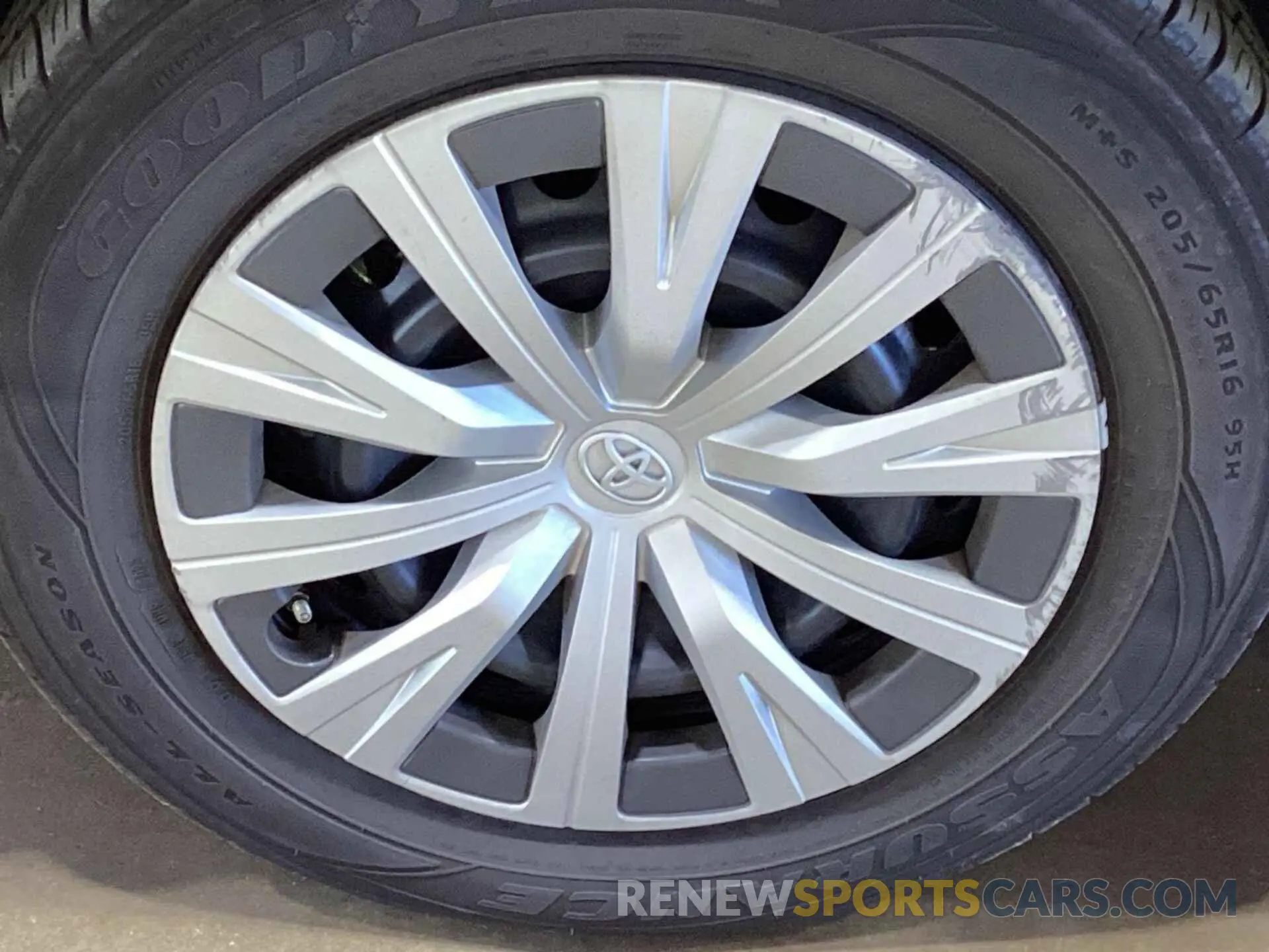 10 Photograph of a damaged car 4T1B31HKXKU511962 TOYOTA CAMRY 2019