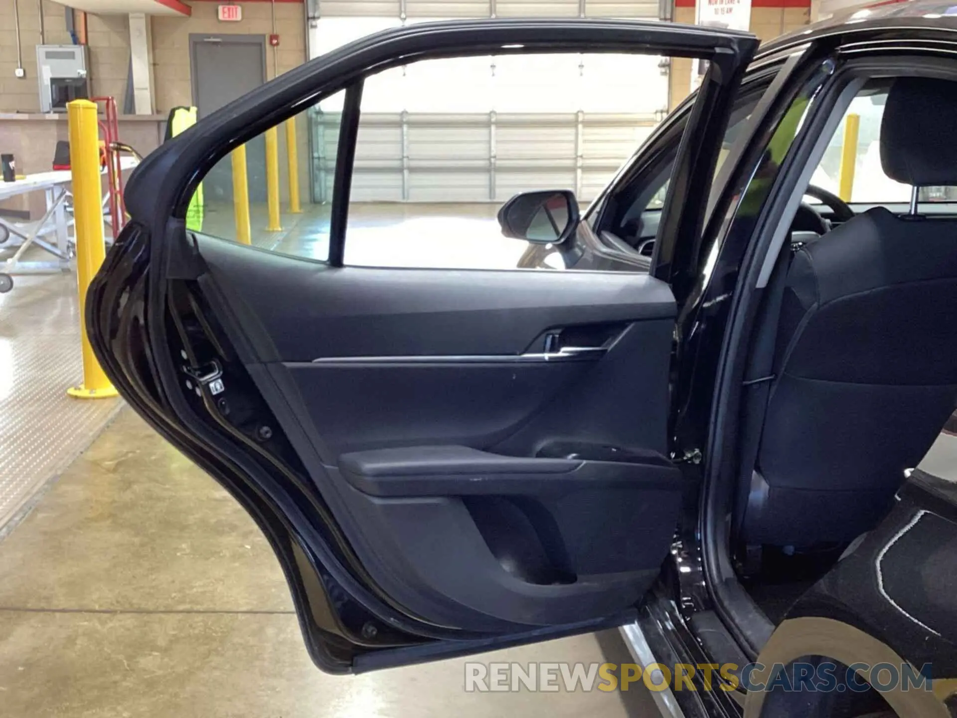 27 Photograph of a damaged car 4T1B31HKXKU511962 TOYOTA CAMRY 2019