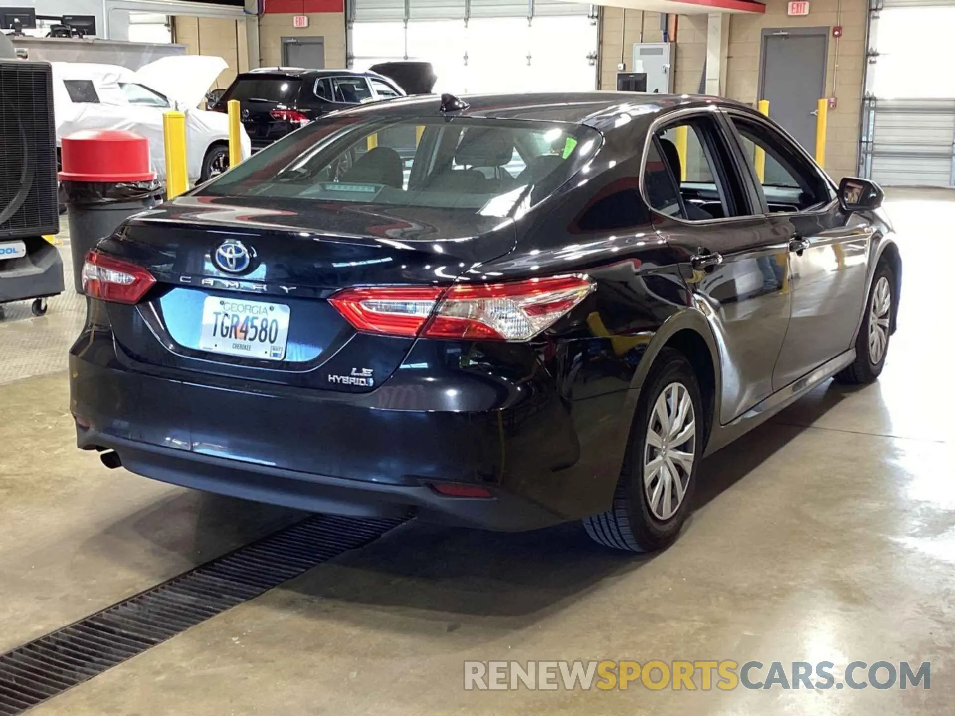 28 Photograph of a damaged car 4T1B31HKXKU511962 TOYOTA CAMRY 2019