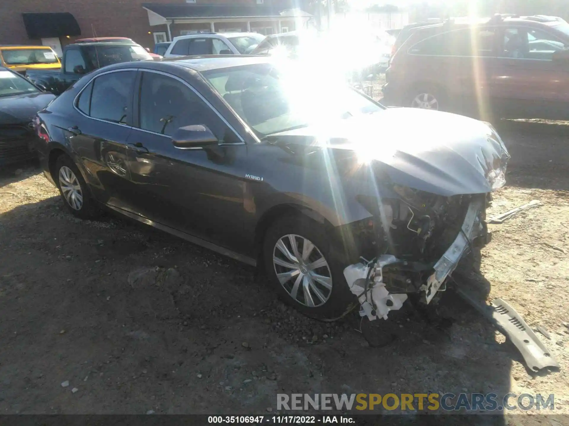 1 Photograph of a damaged car 4T1B31HKXKU512240 TOYOTA CAMRY 2019