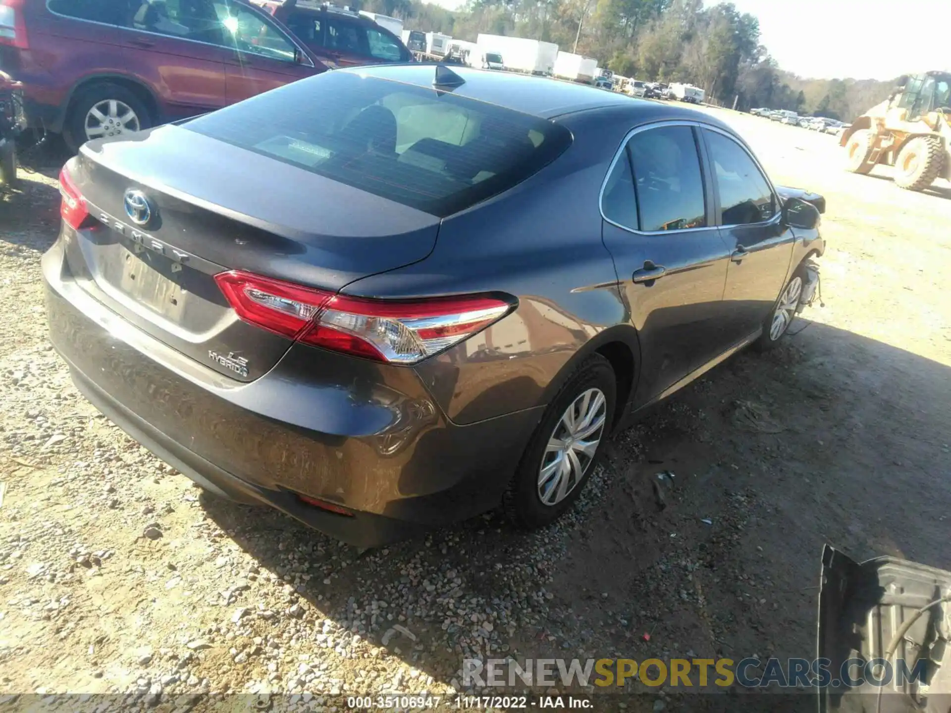 4 Photograph of a damaged car 4T1B31HKXKU512240 TOYOTA CAMRY 2019