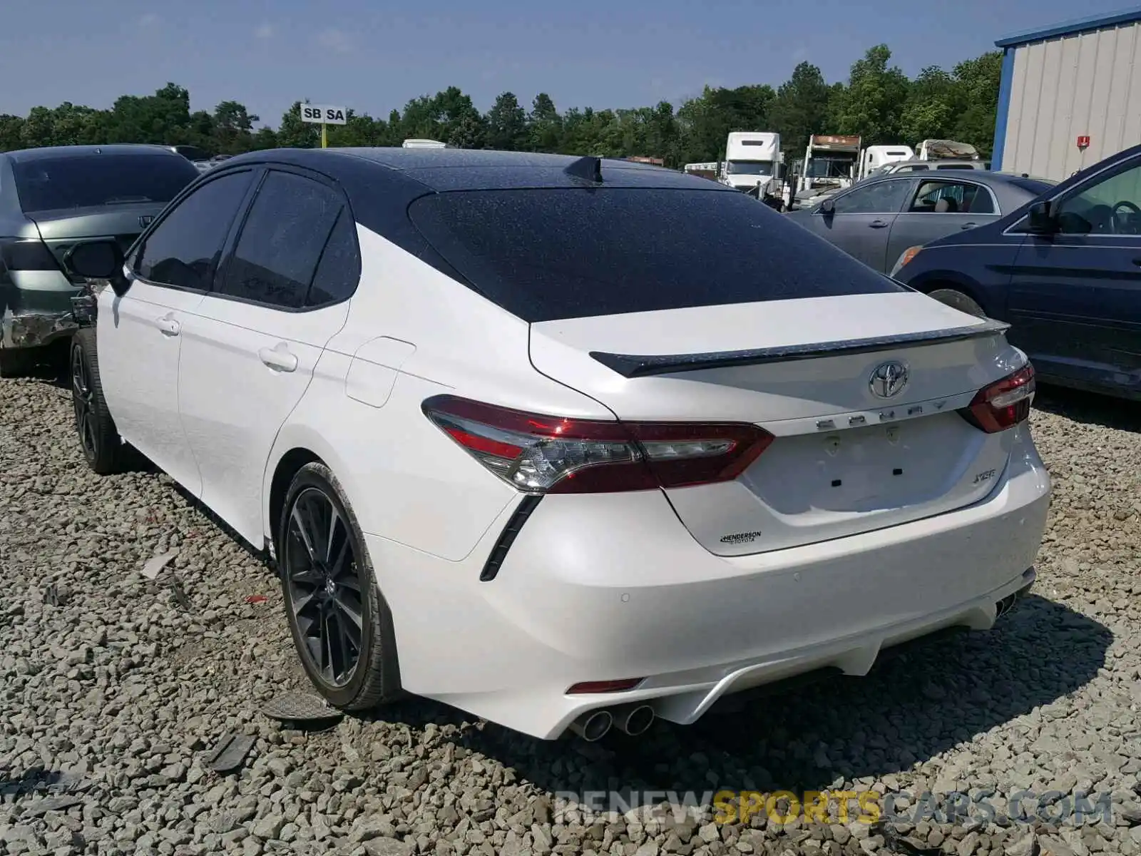 3 Photograph of a damaged car 4T1B61HK0KU160440 TOYOTA CAMRY 2019