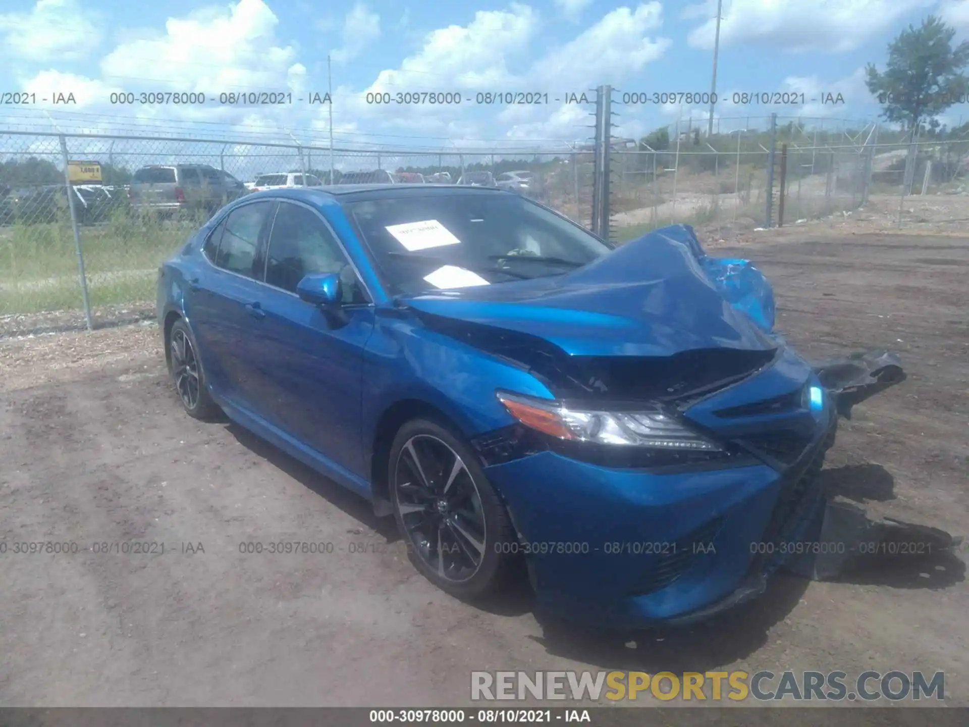 1 Photograph of a damaged car 4T1B61HK0KU174127 TOYOTA CAMRY 2019