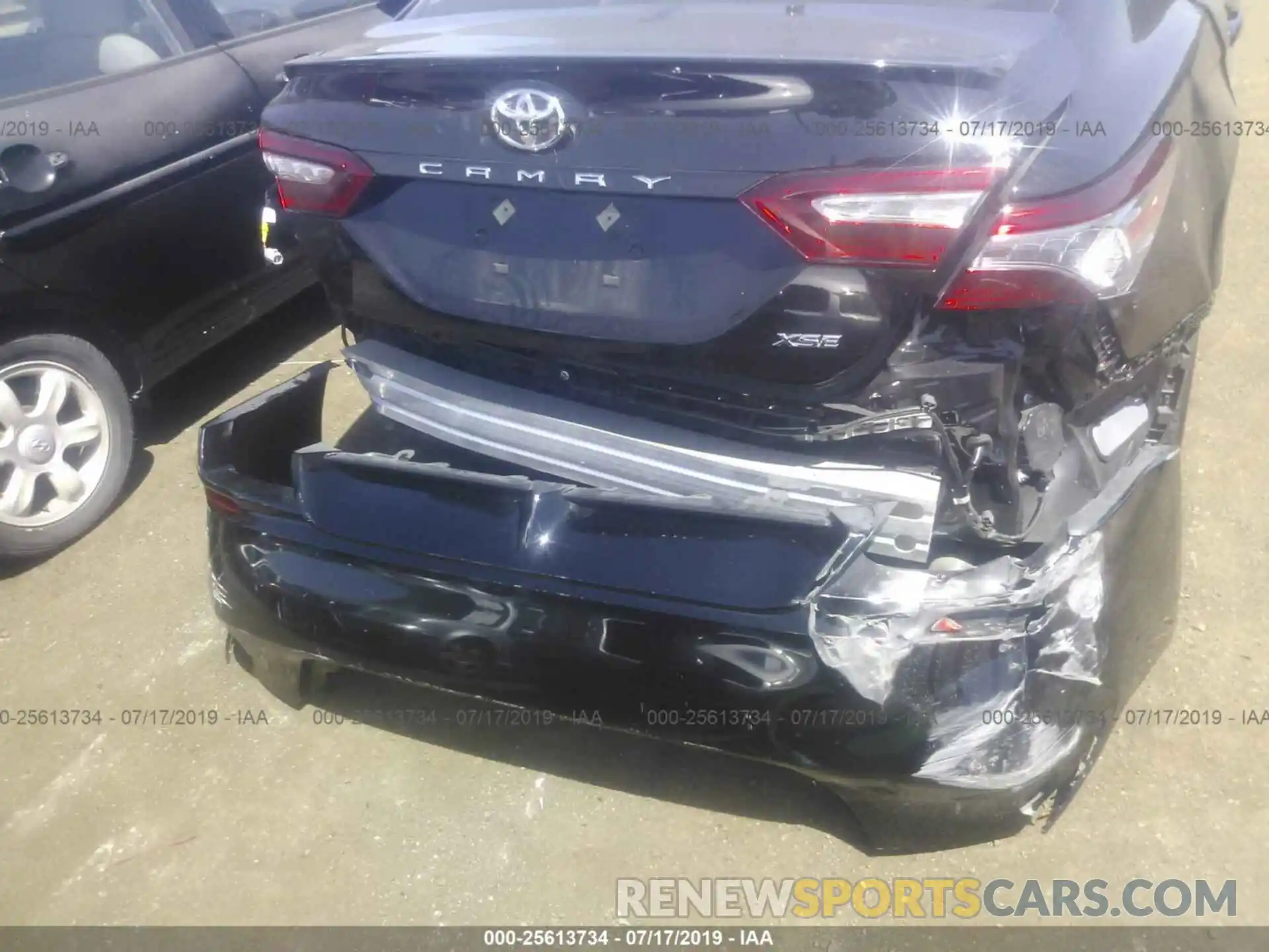 6 Photograph of a damaged car 4T1B61HK0KU182874 TOYOTA CAMRY 2019