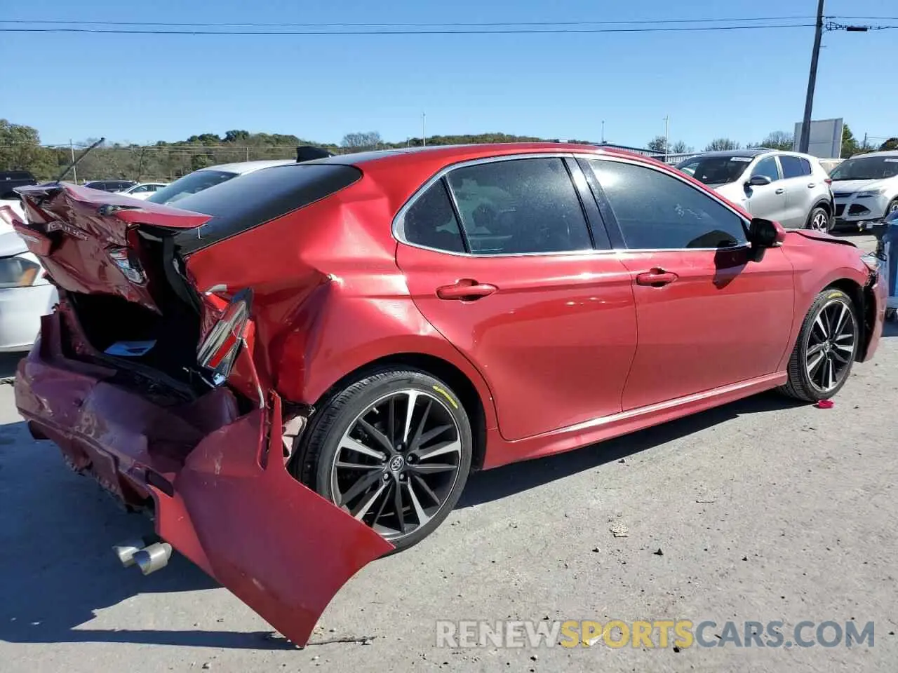 3 Photograph of a damaged car 4T1B61HK0KU185726 TOYOTA CAMRY 2019