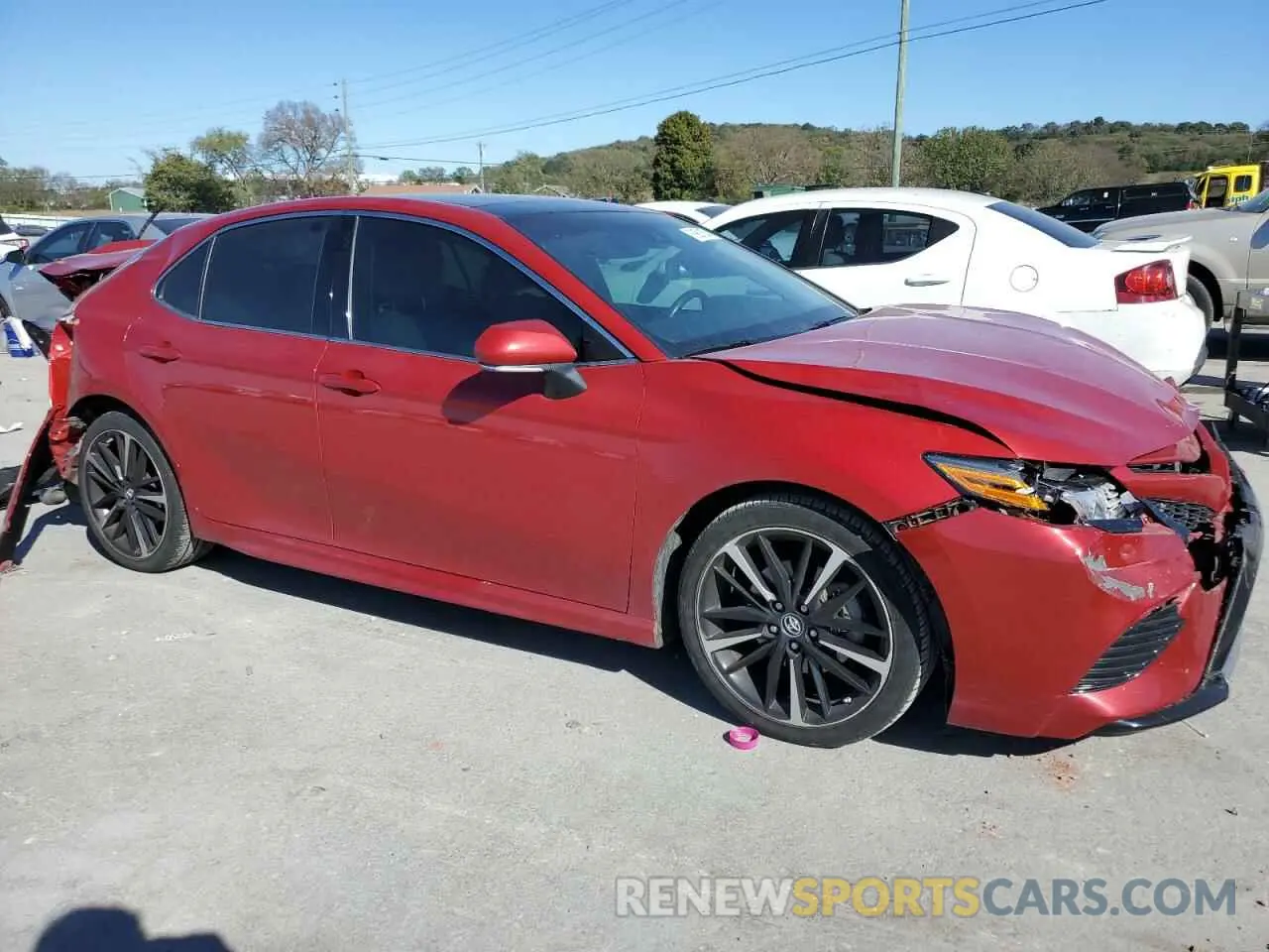 4 Photograph of a damaged car 4T1B61HK0KU185726 TOYOTA CAMRY 2019