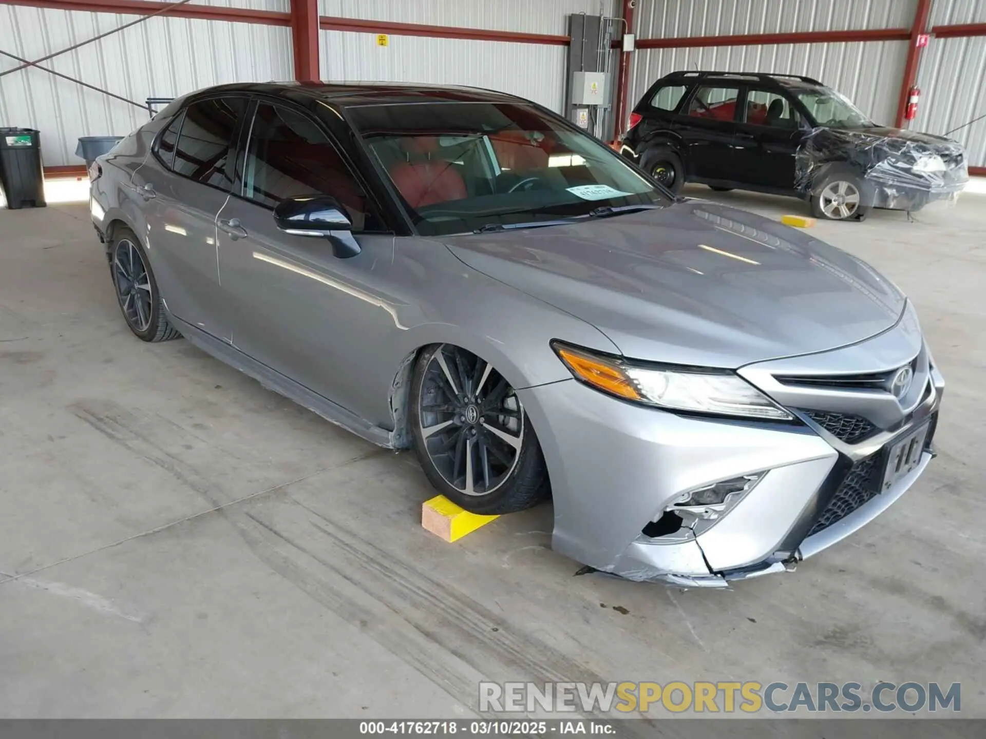 1 Photograph of a damaged car 4T1B61HK0KU187122 TOYOTA CAMRY 2019